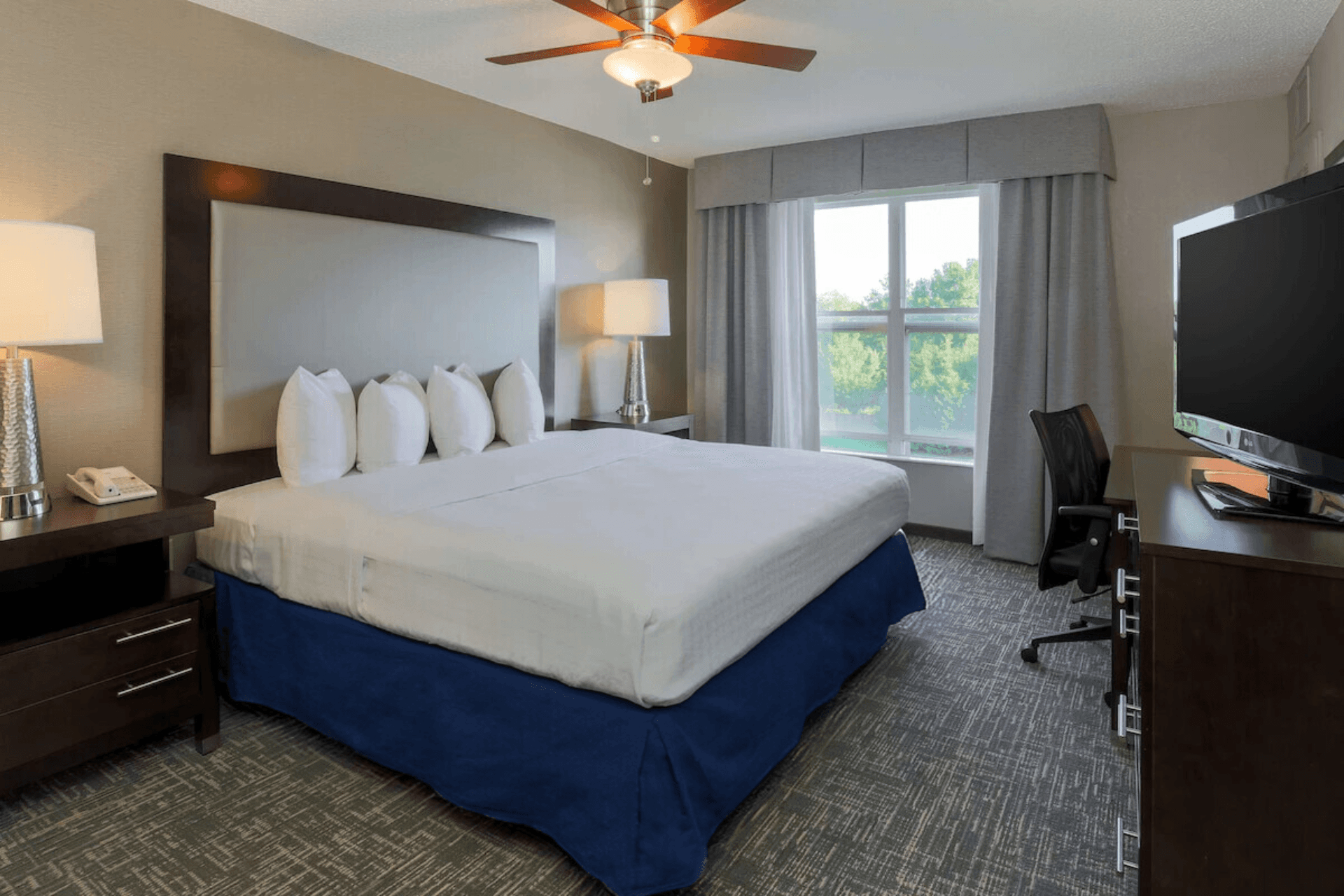 Launchpad to Memphis: 1BR w/Breakfast, Pool&Gym