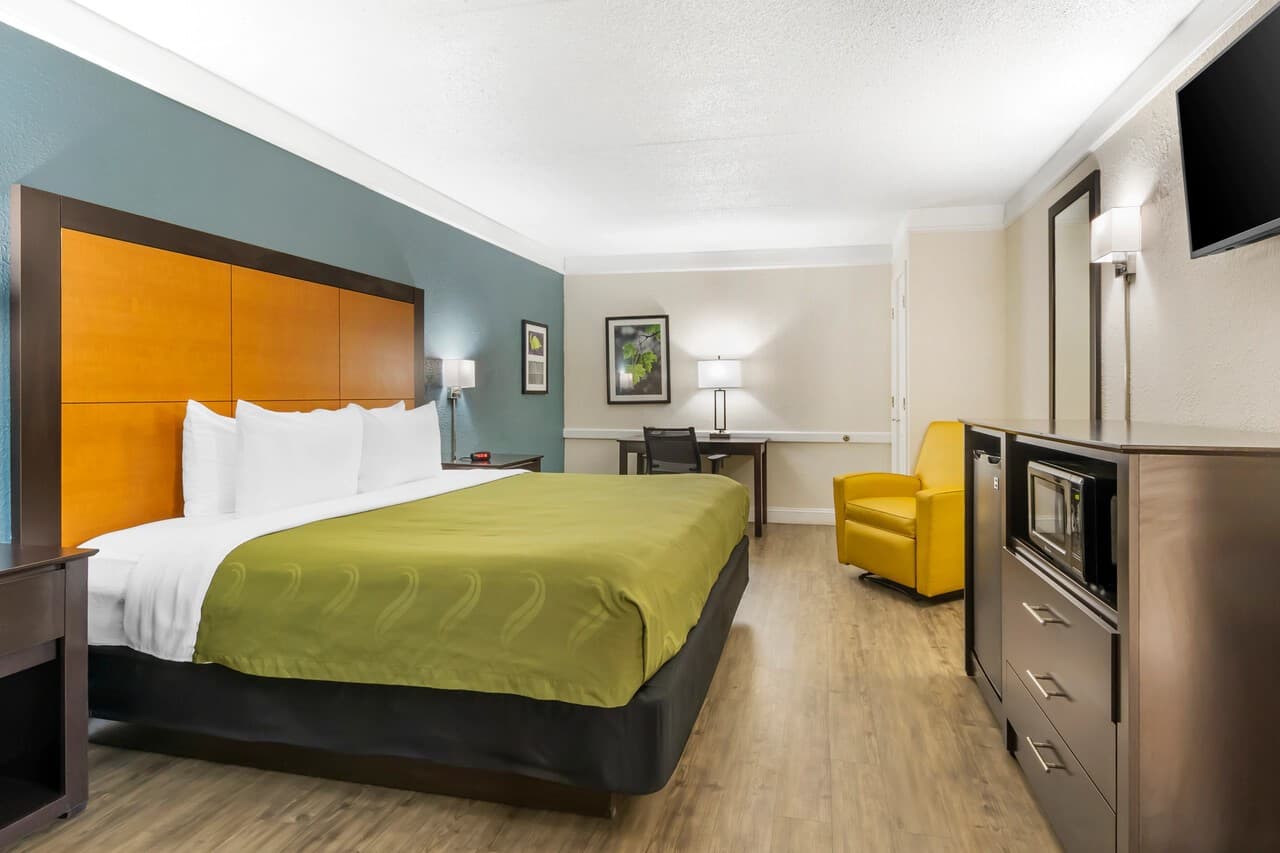 Quality Inn & Suites King Room + Breakfast & Pool