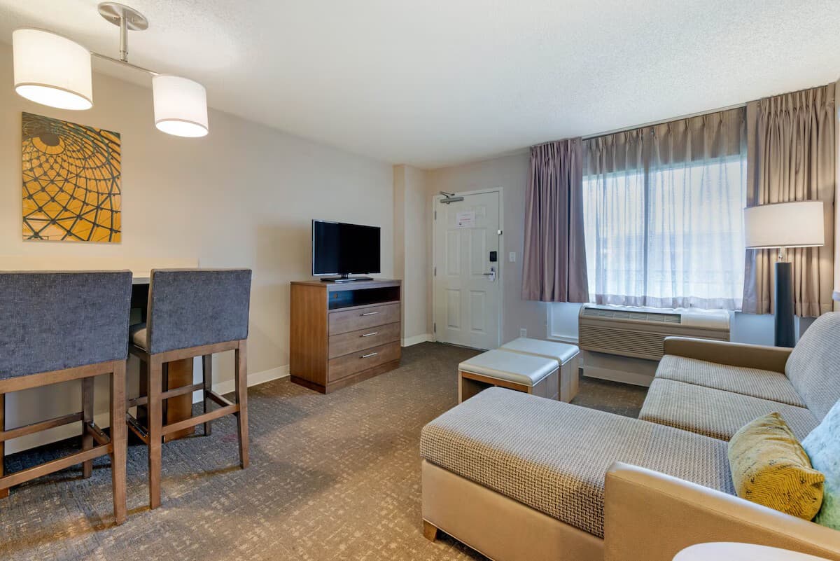 Disney! 2BR Suite w/ Free Shuttle, Pool &Breakfast