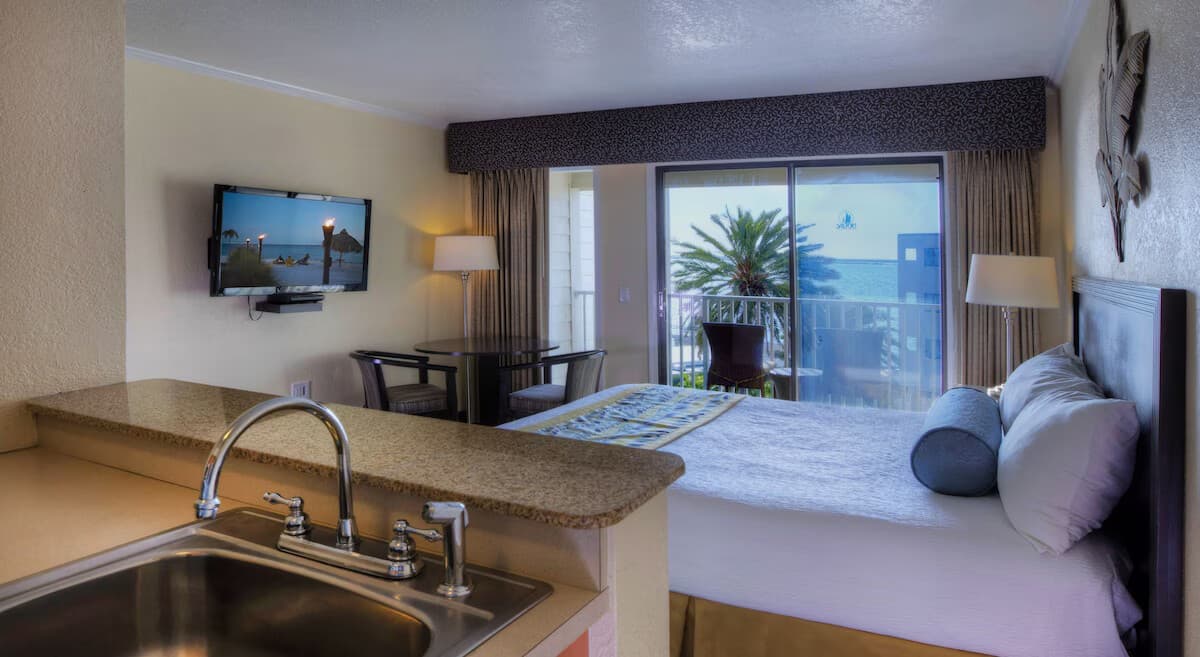 1 BR Double Queen Suite