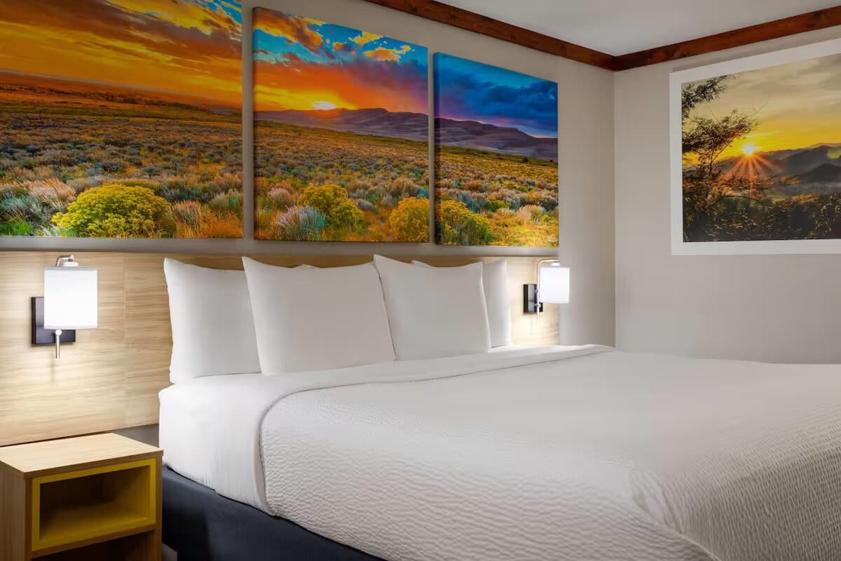 Grape Creek Stay & King Suites Pool/breakfast