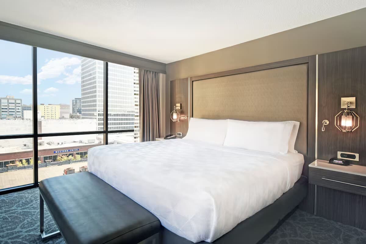 Blues & Beale: King Suite w/ Gym close to Action