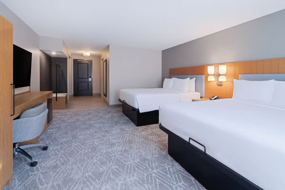 Crimson Cliffs Lodge Premium 2 Queen w/ Pool/Gym