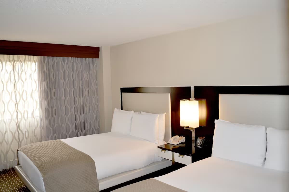 Hobby Airport 2Double Studio w/Gym, Pool