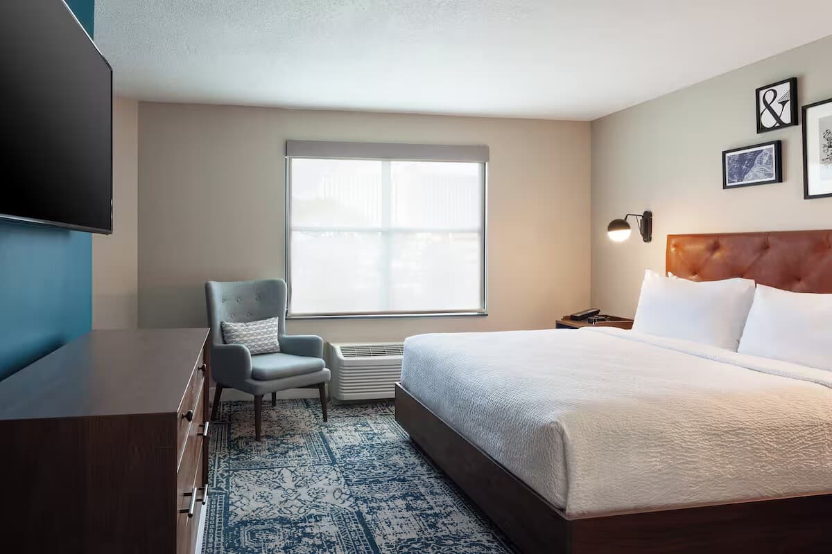 Orlando Convention Center King Suite w/gym, pool