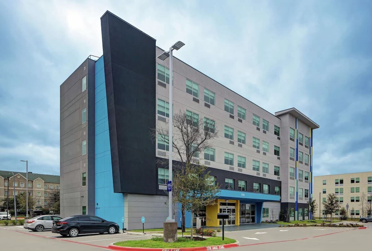 listing card gallery