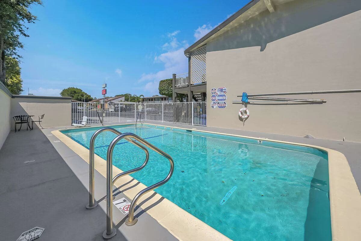 listing card gallery