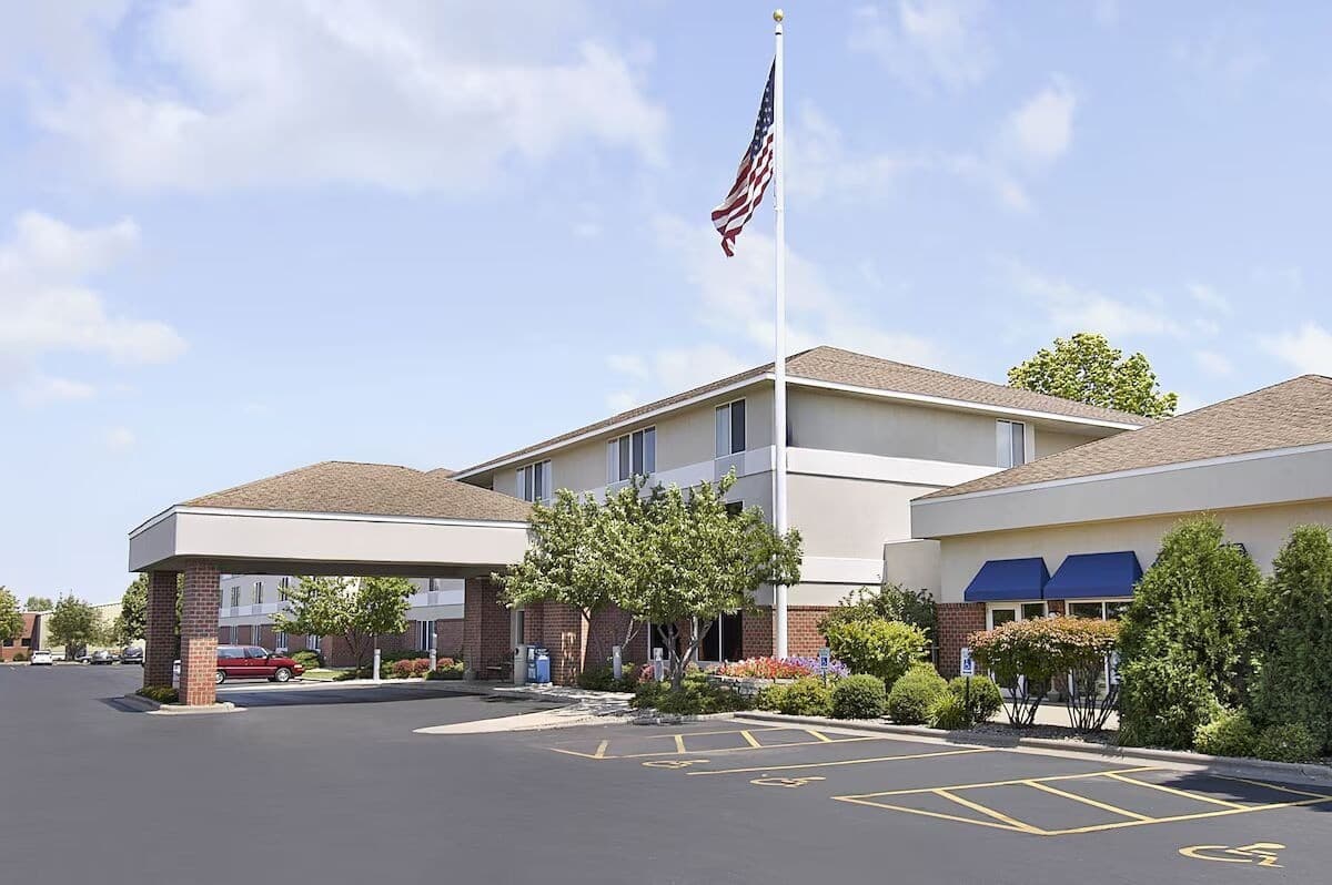 listing card gallery