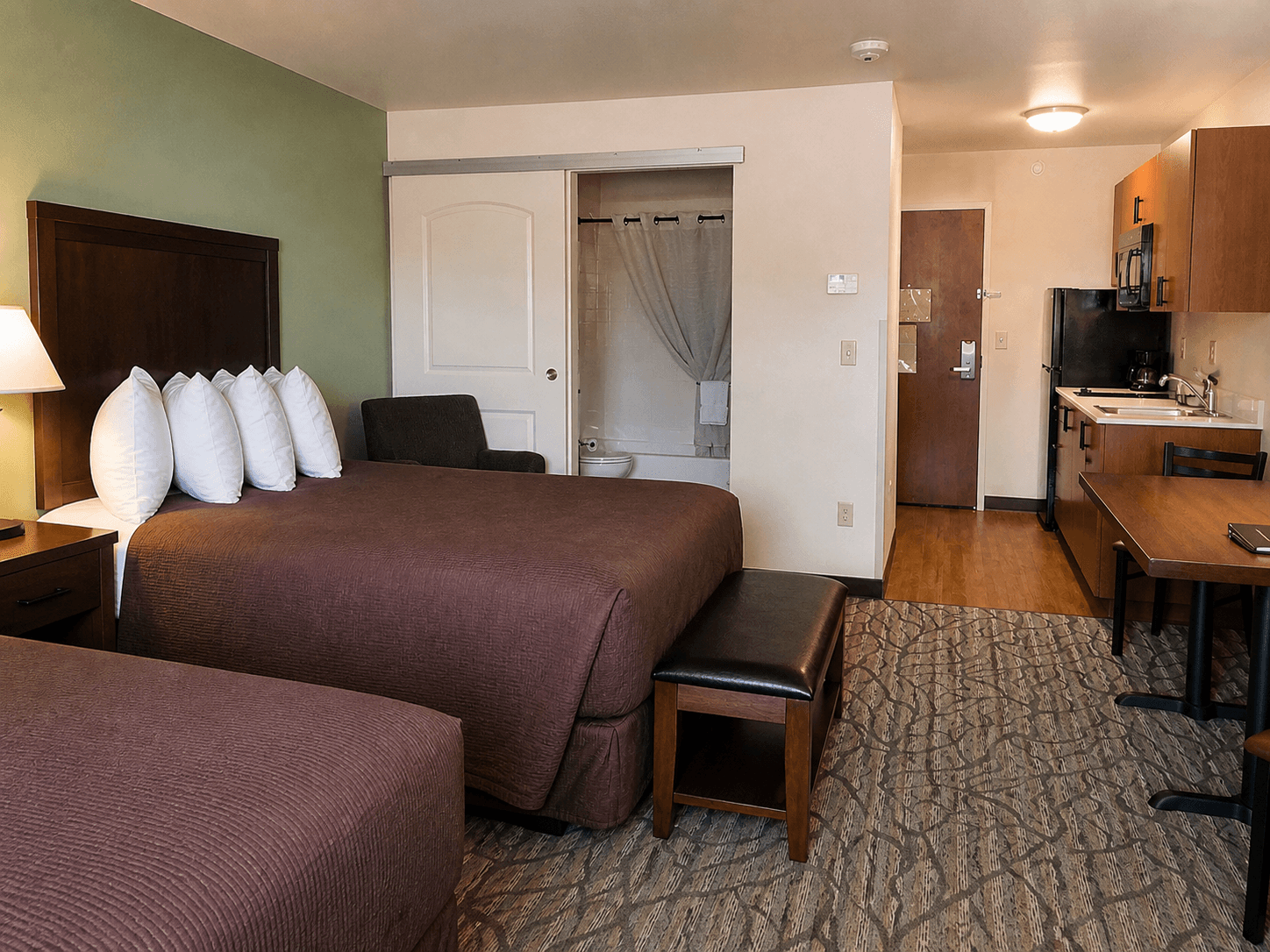 2 Queen Room