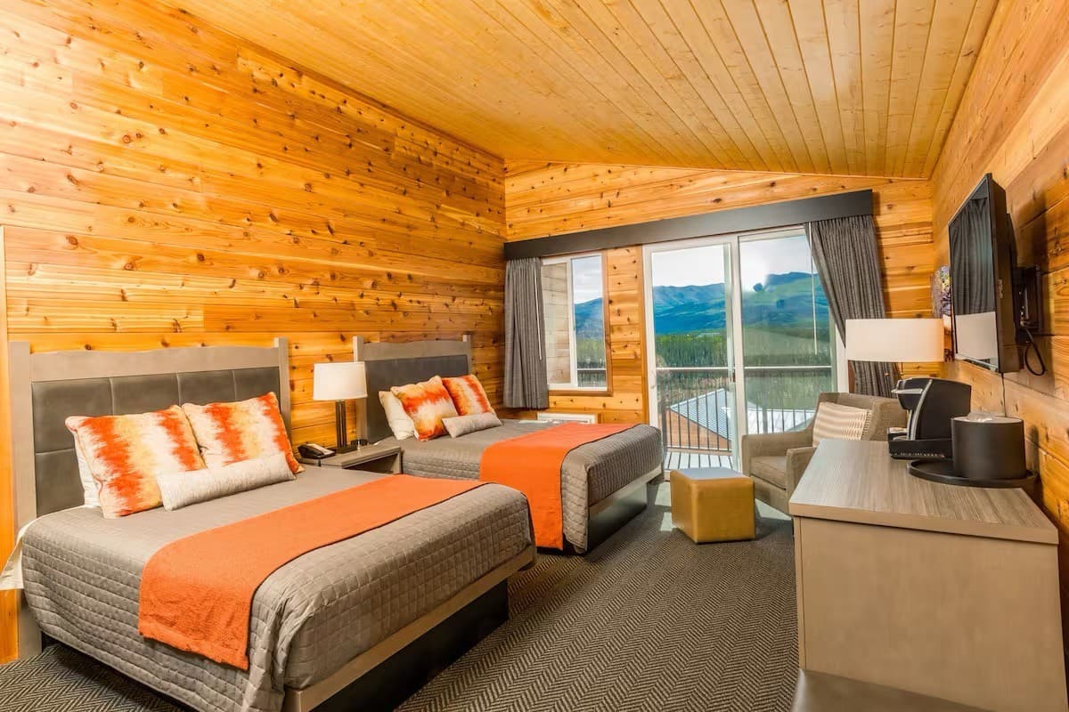 2 Queen Room