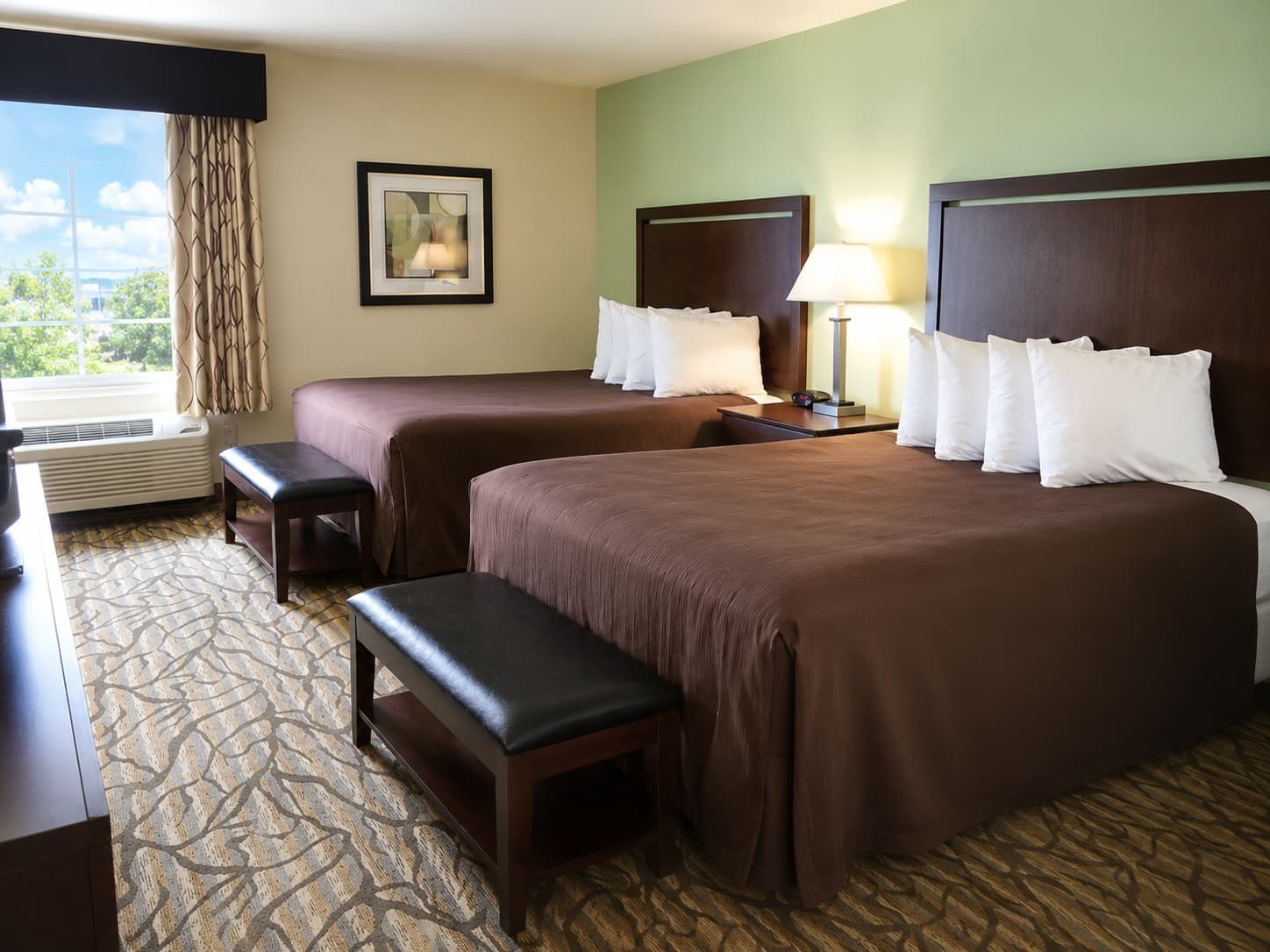 2 Queen Suite Room