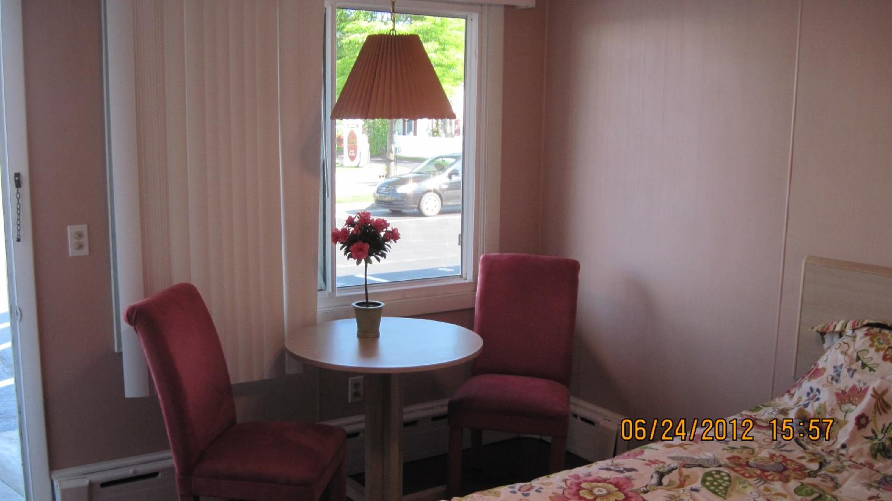 Photo 10