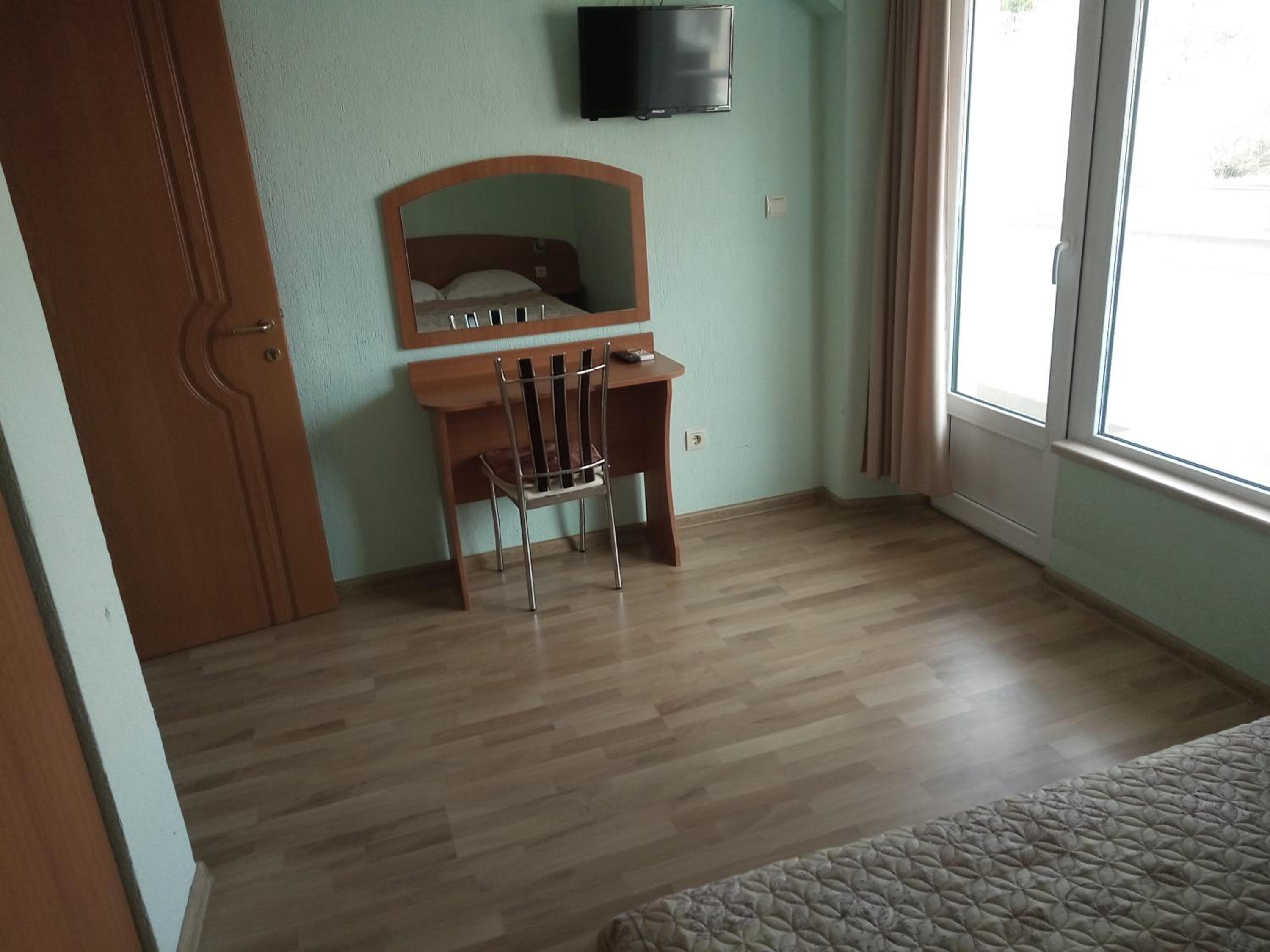 Photo 4