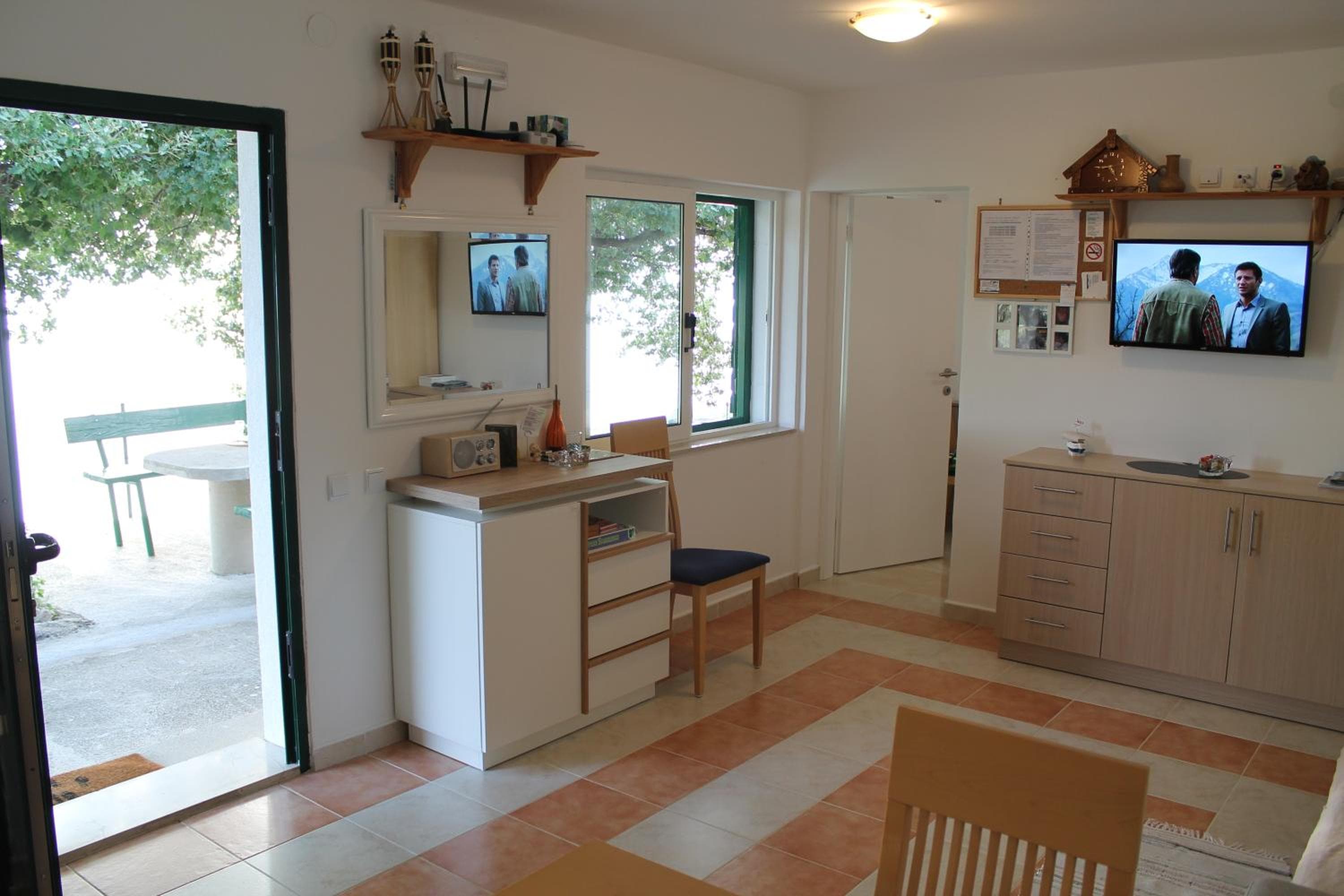 Photo 43
