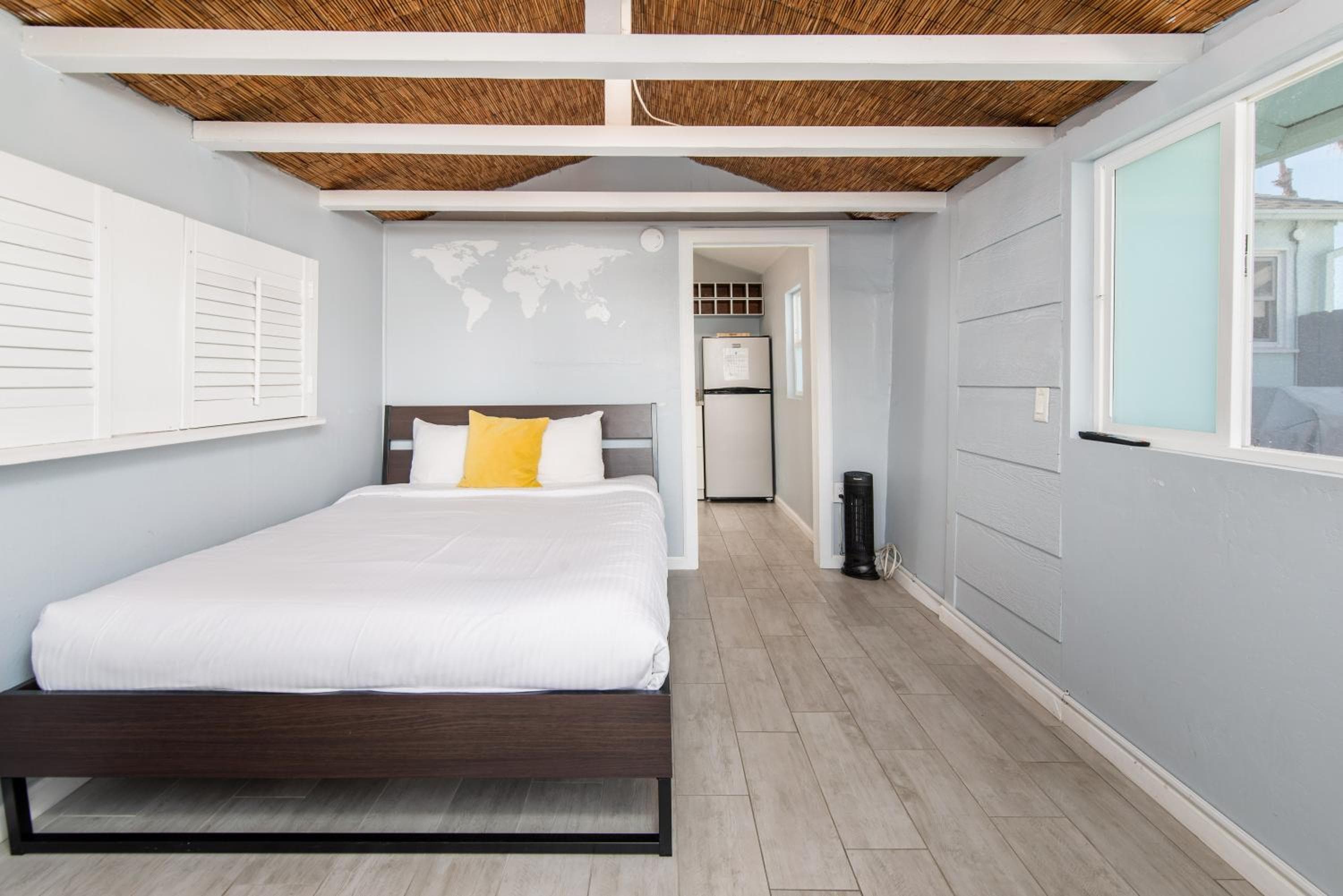 Photo 32
