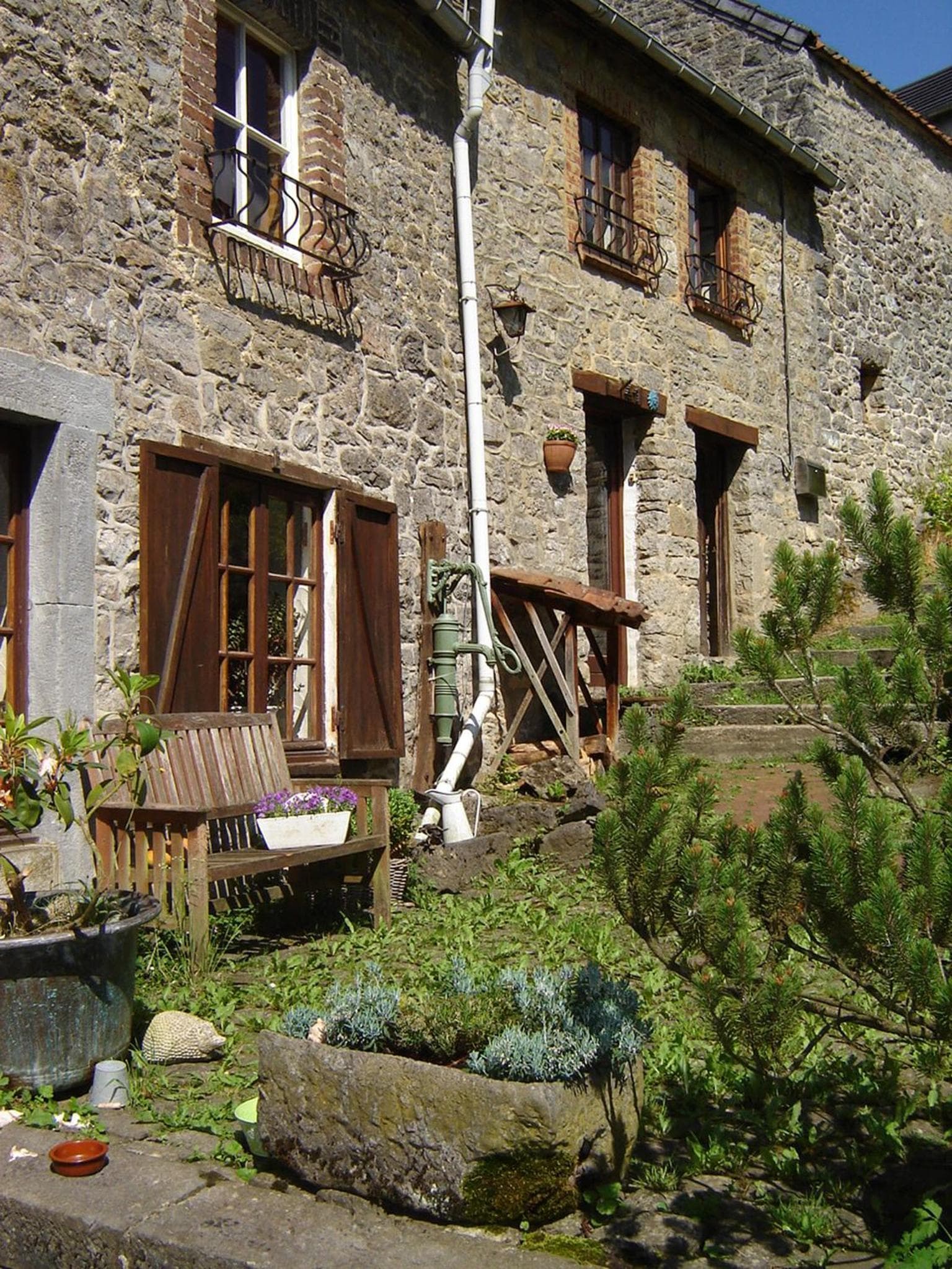 Photo 1
