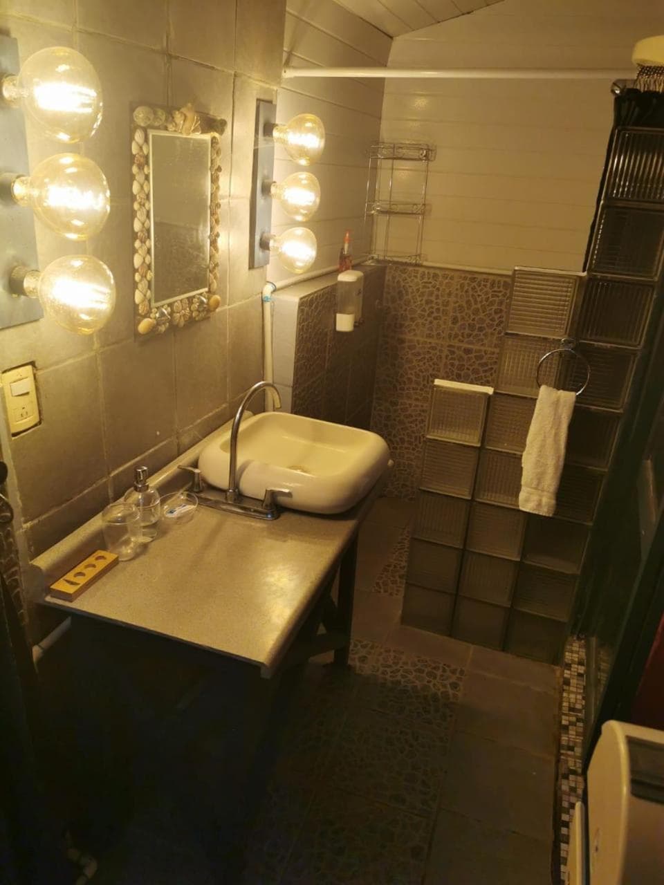 Photo 12