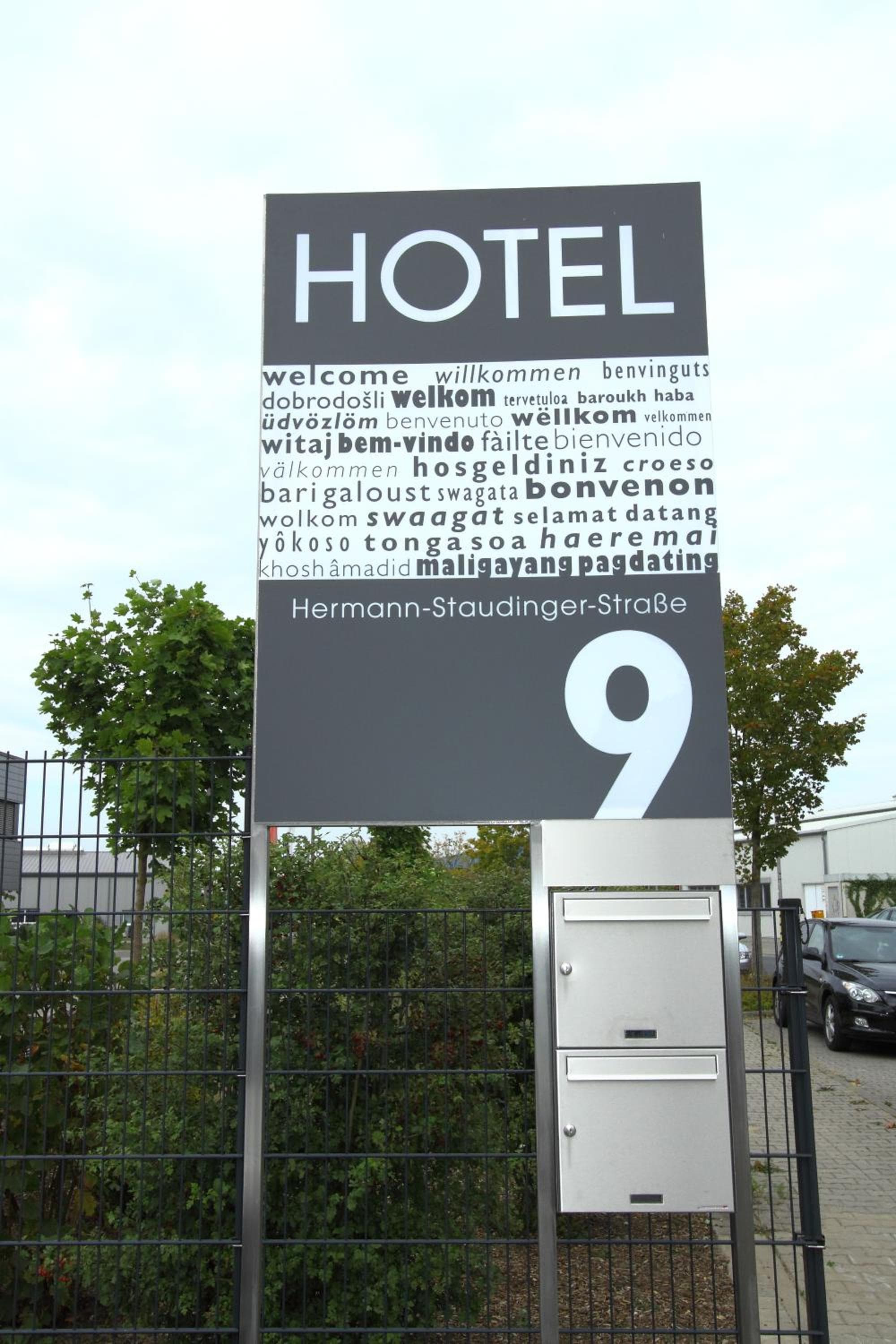 Photo 10