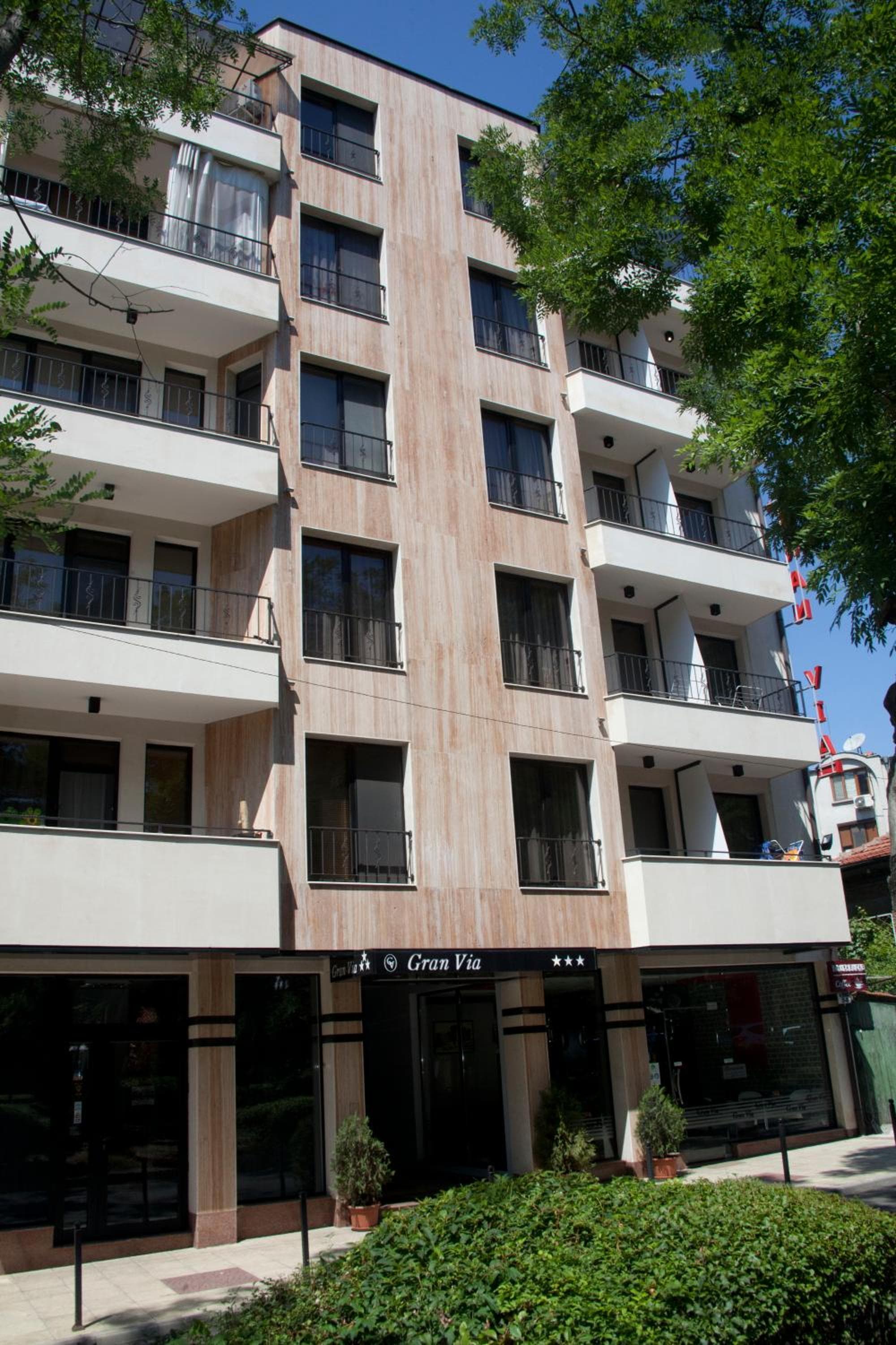 Photo 12