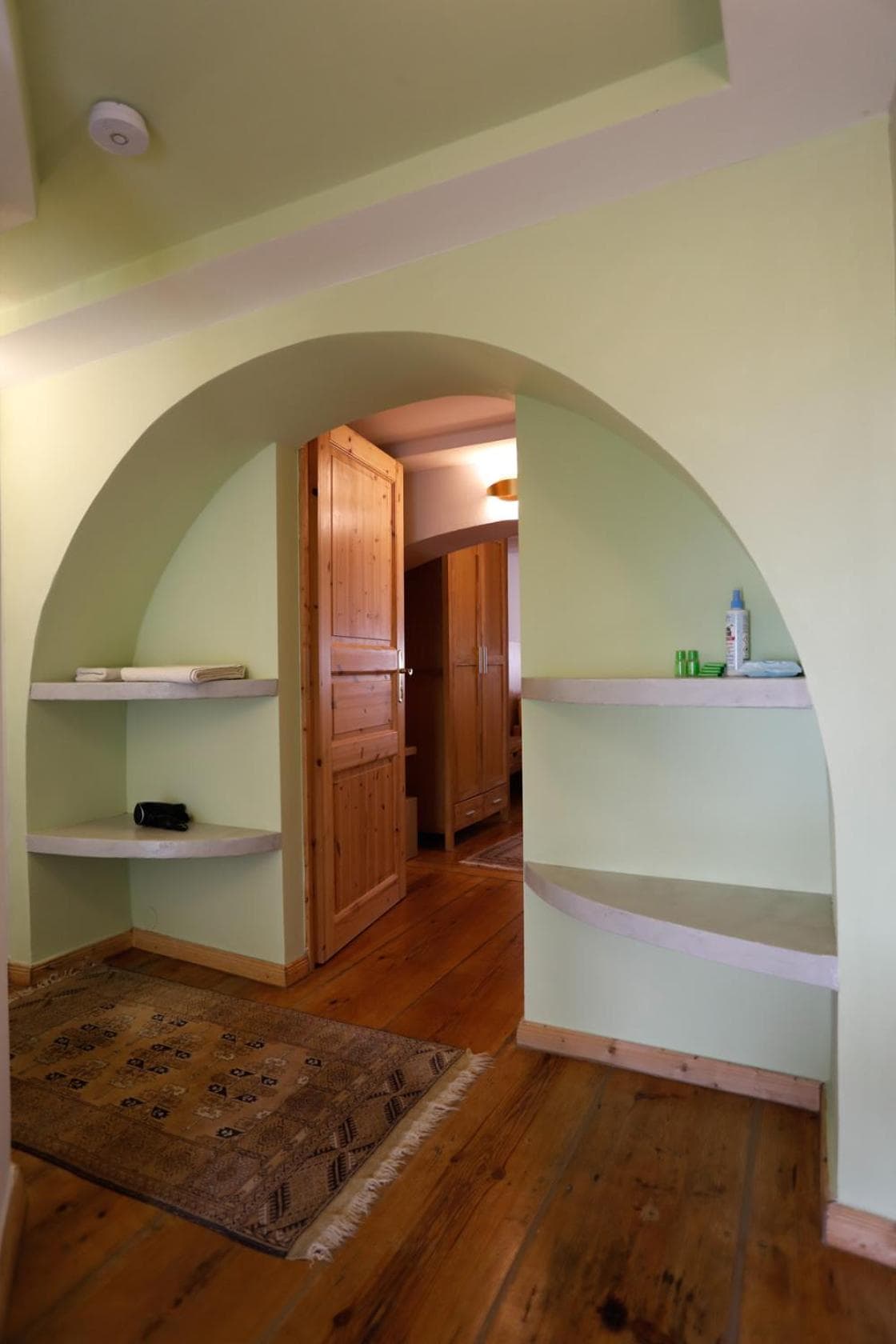 Photo 8