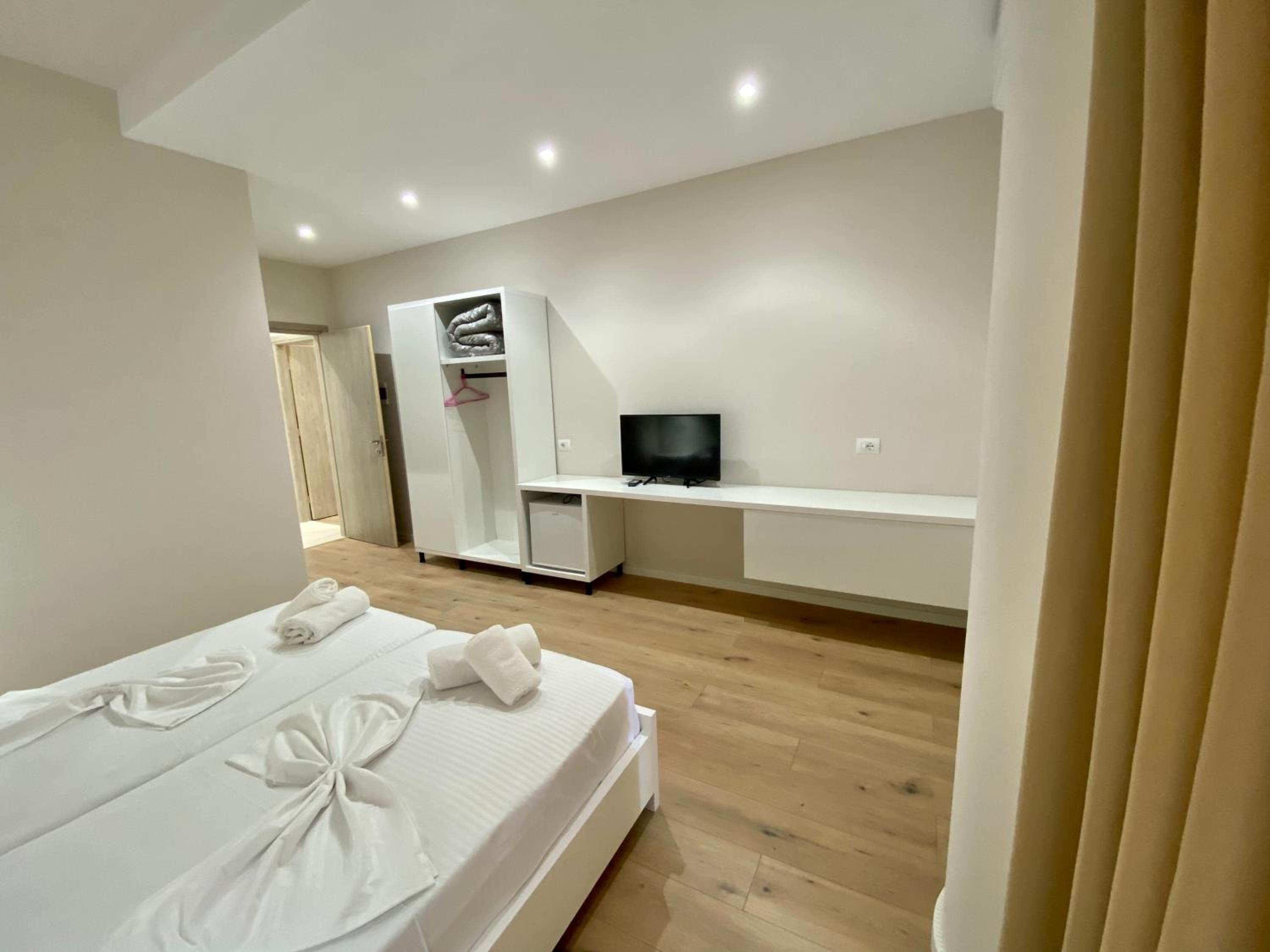 Photo 80