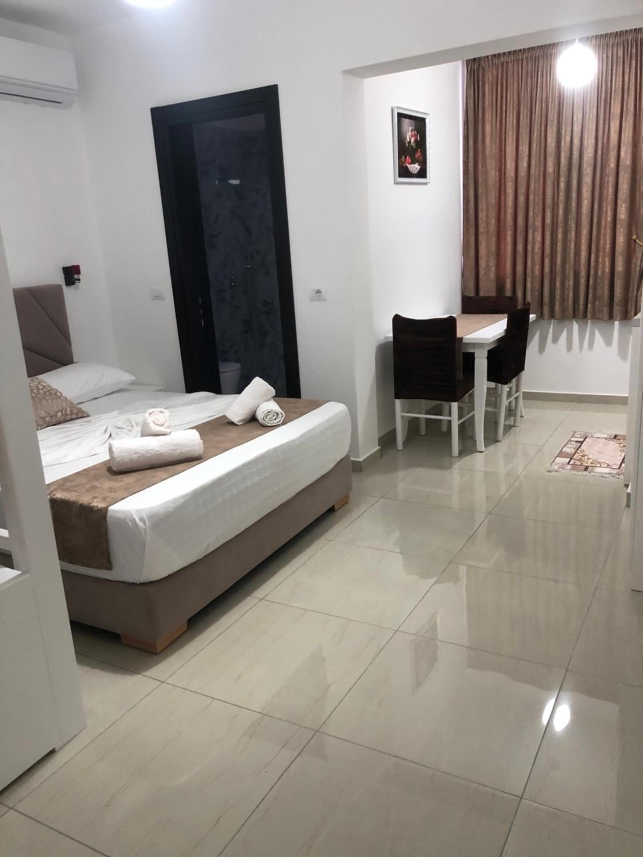 Photo 100