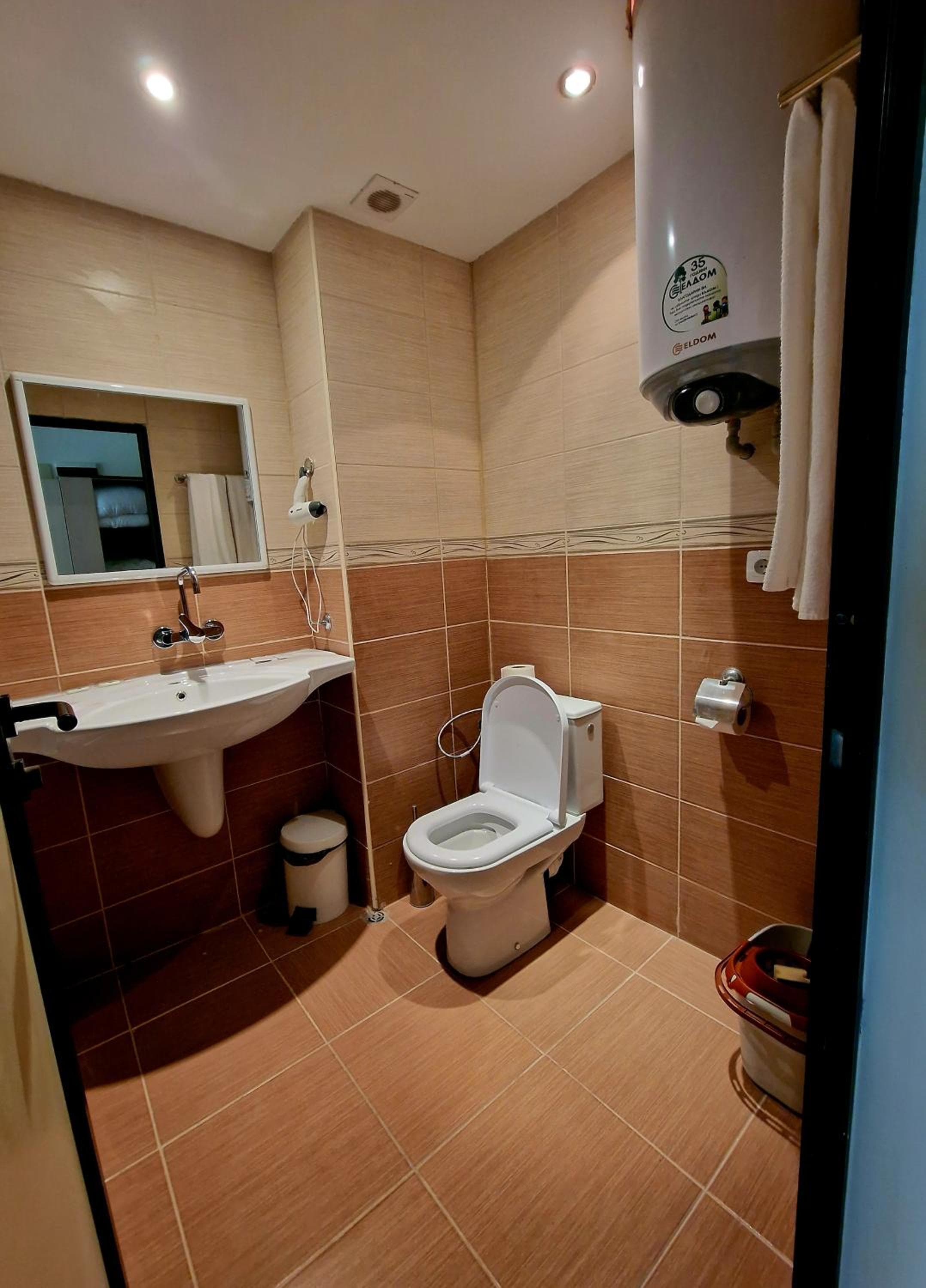 Photo 18