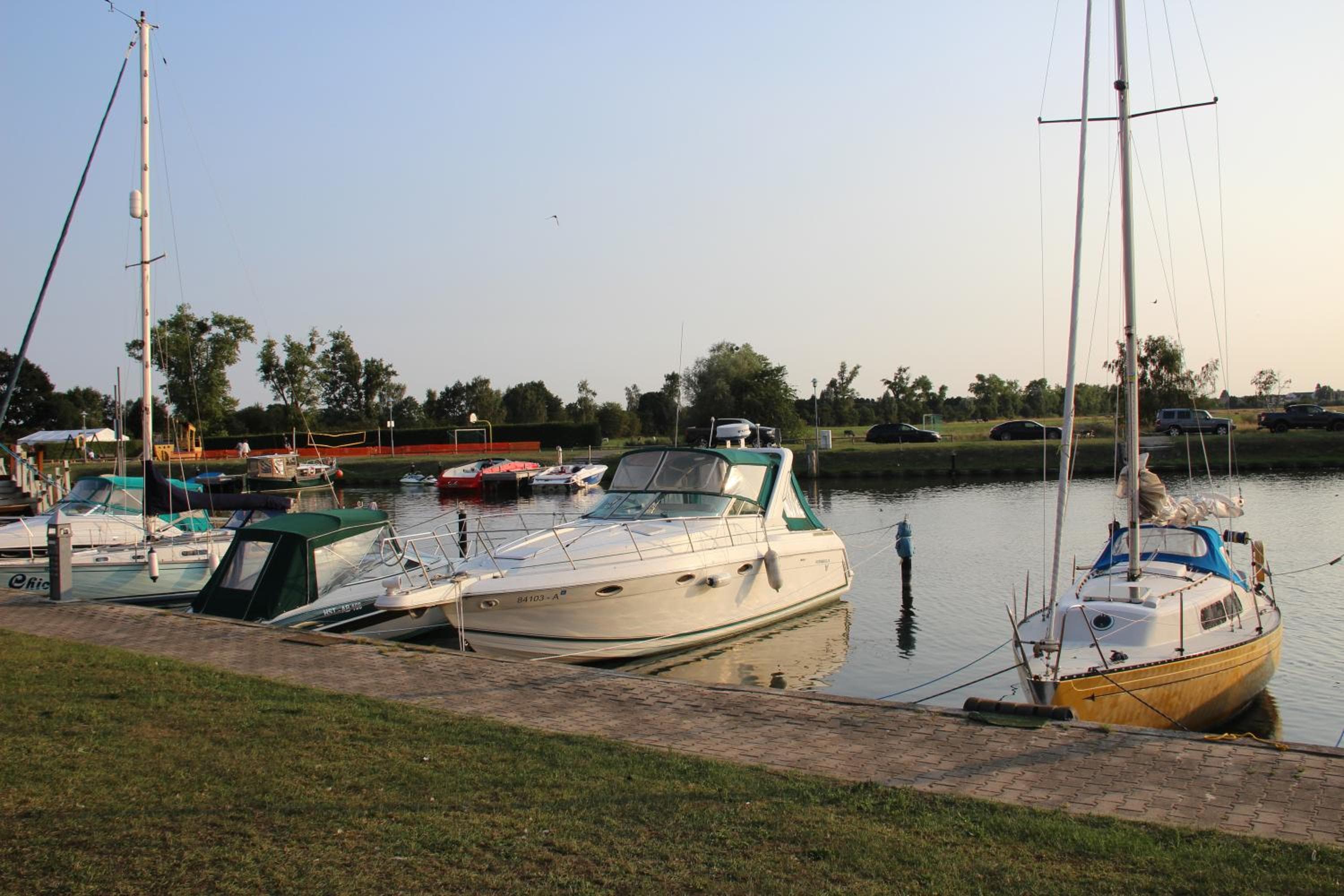 Photo 48