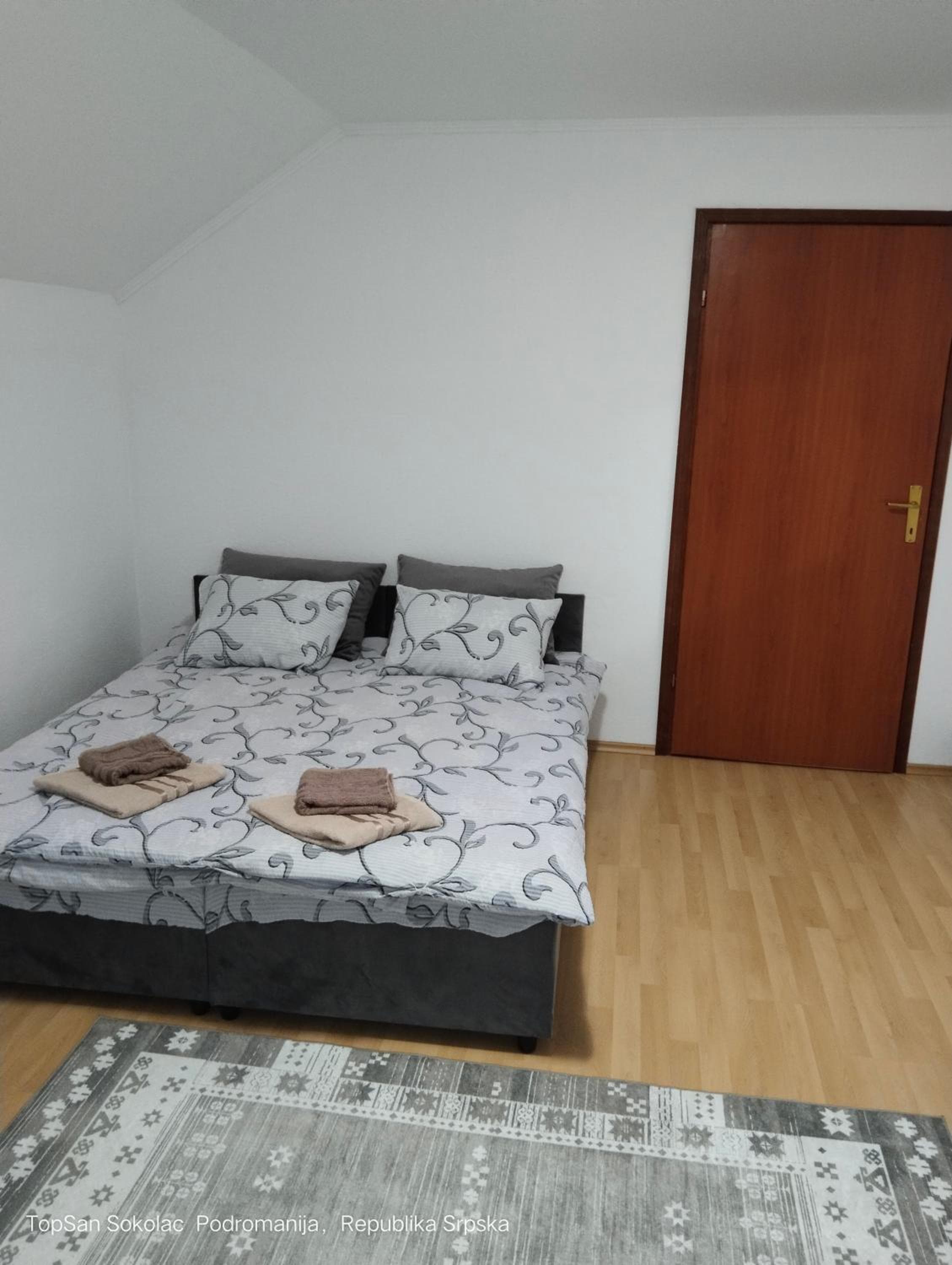 Photo 6