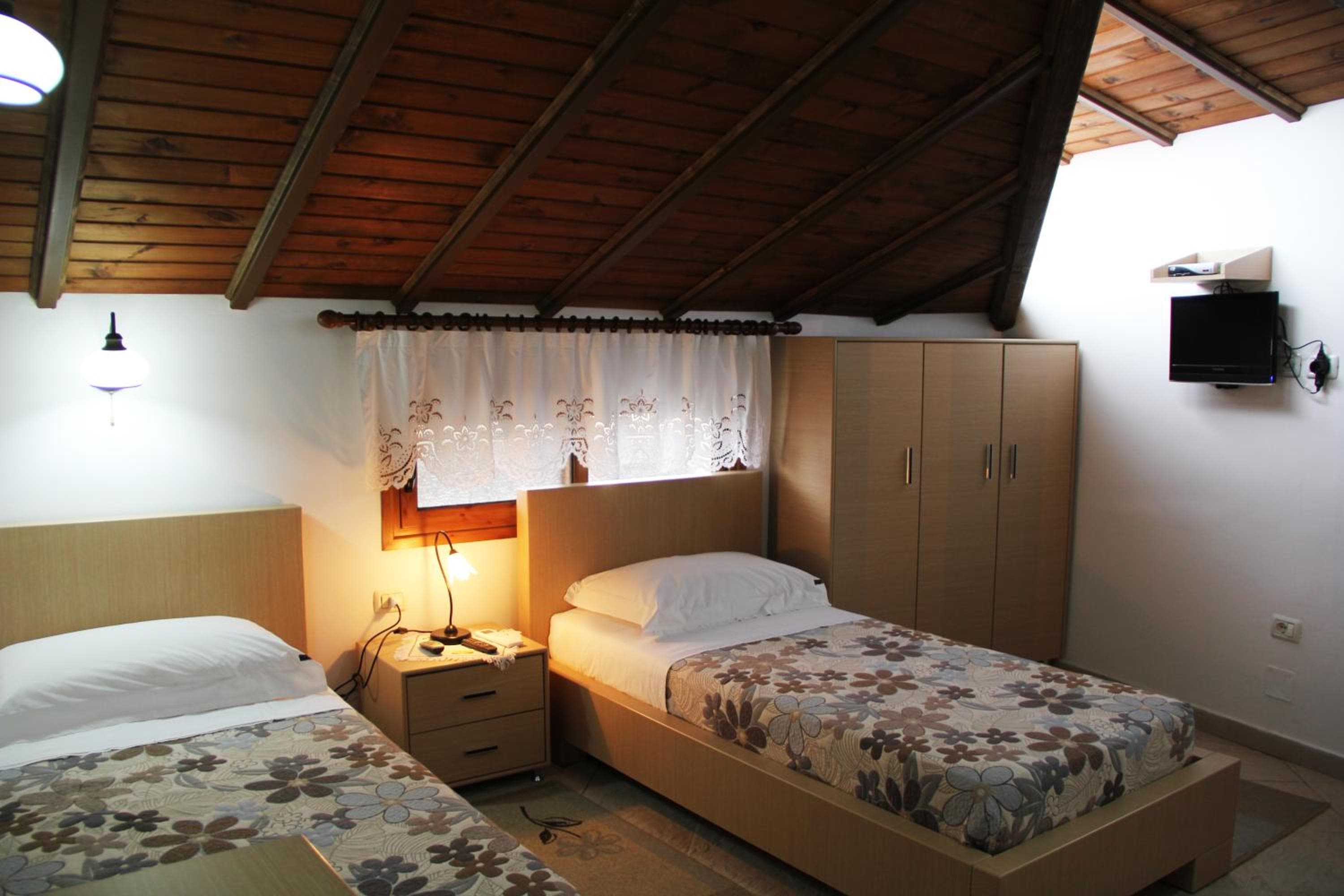 Photo 42