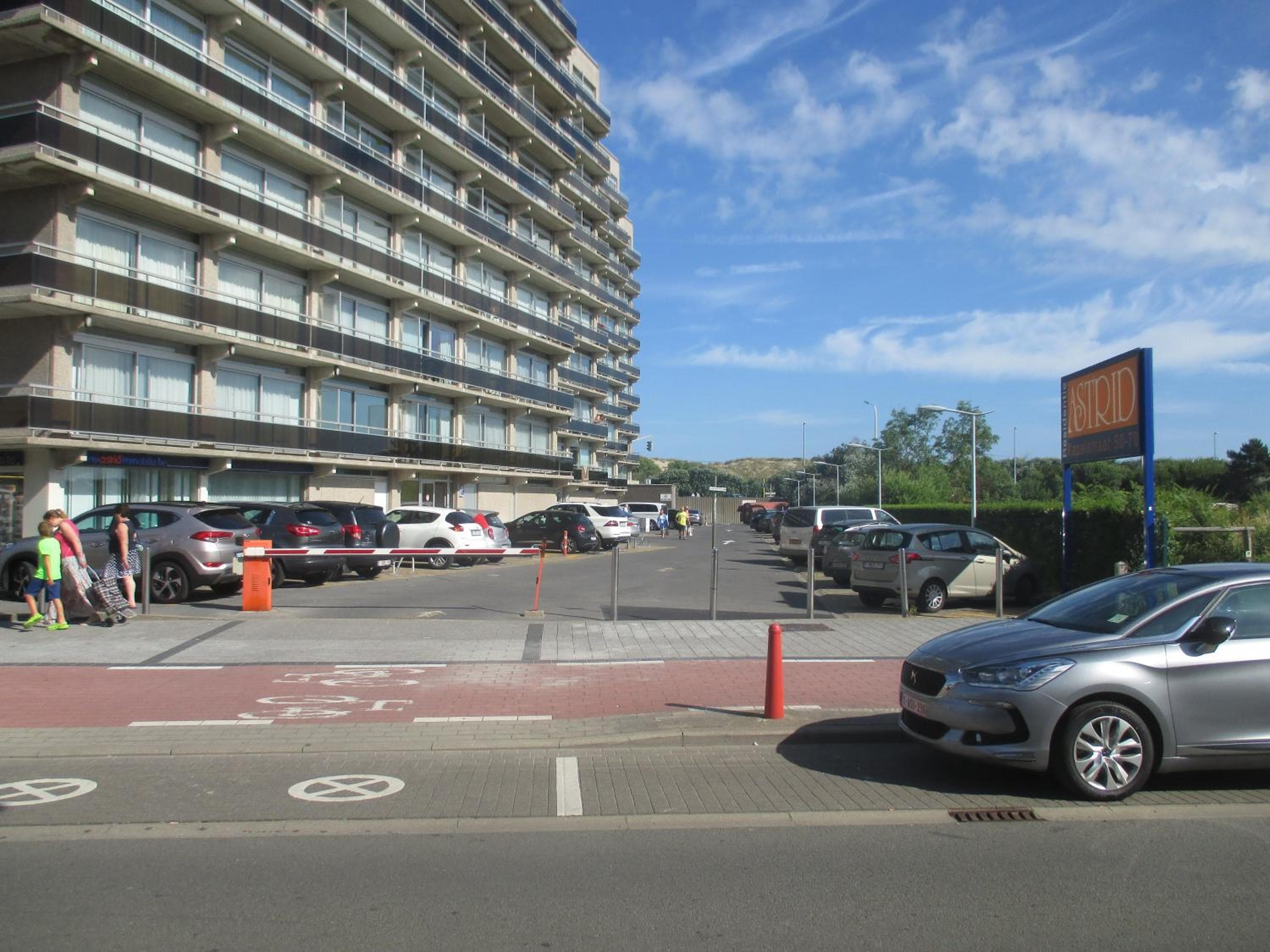 Photo 32