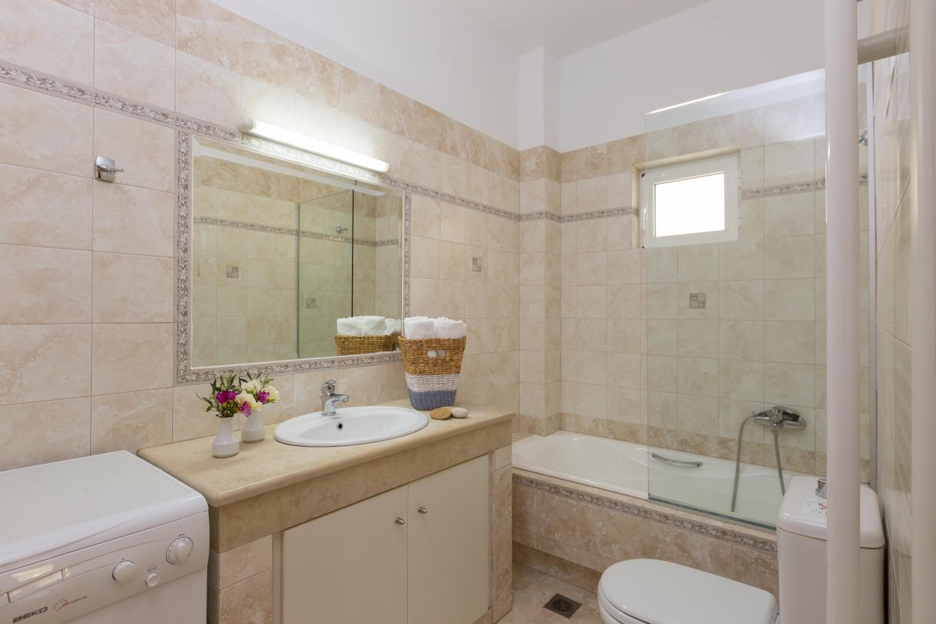 Photo 52