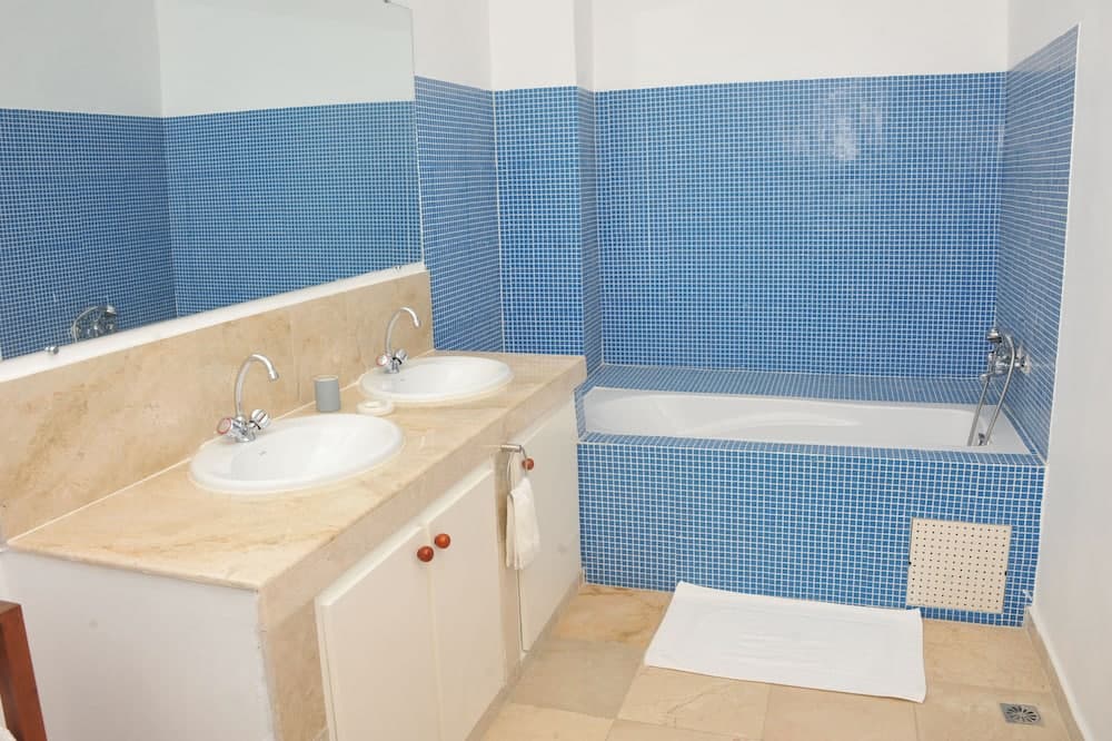 Photo 32