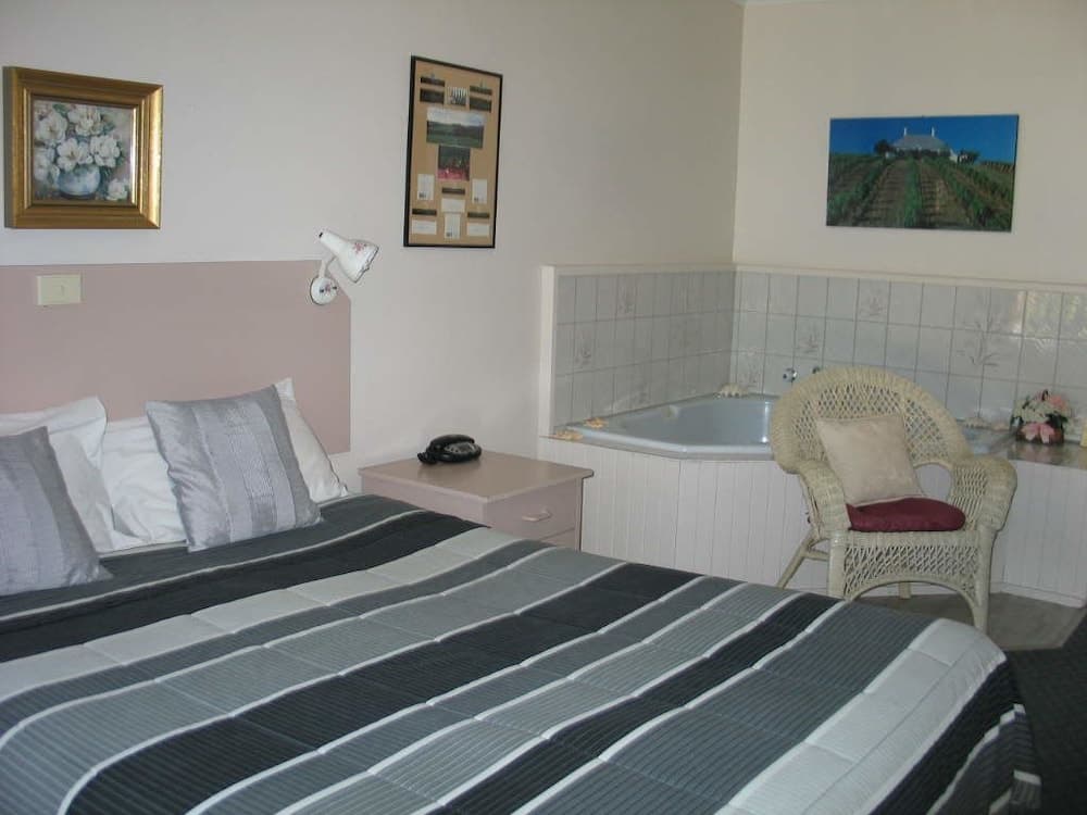 Photo 12