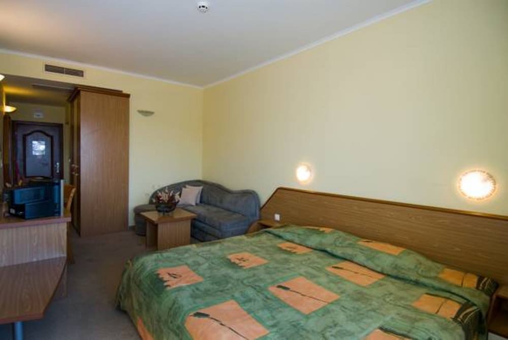 Photo 36