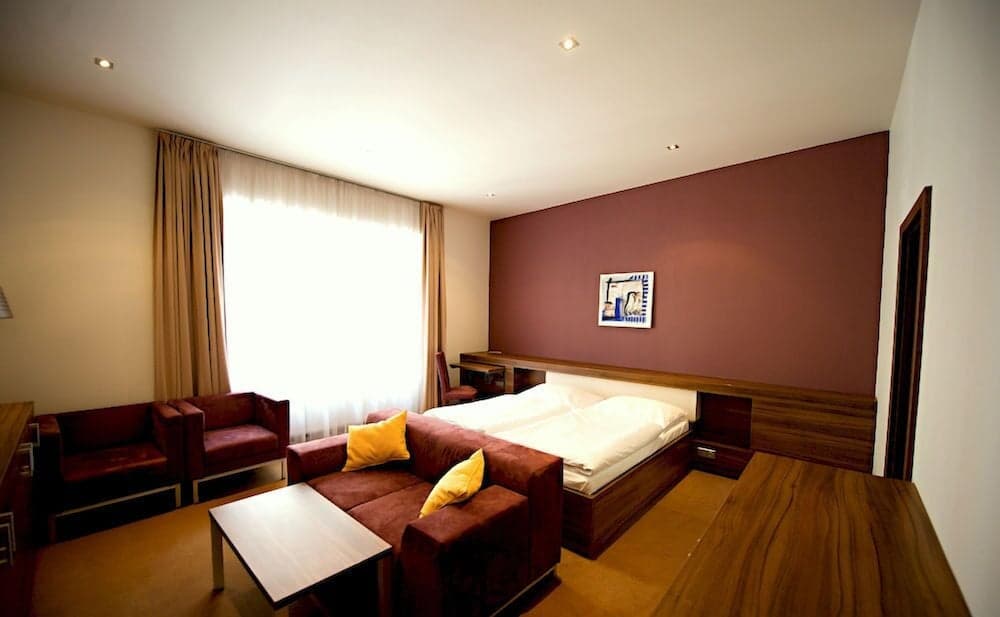 Photo 12