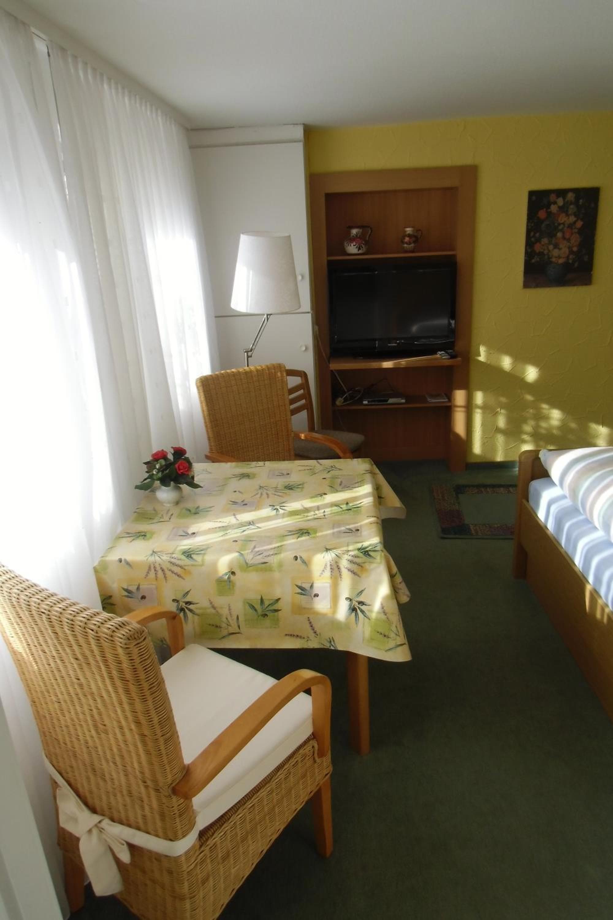 Photo 3