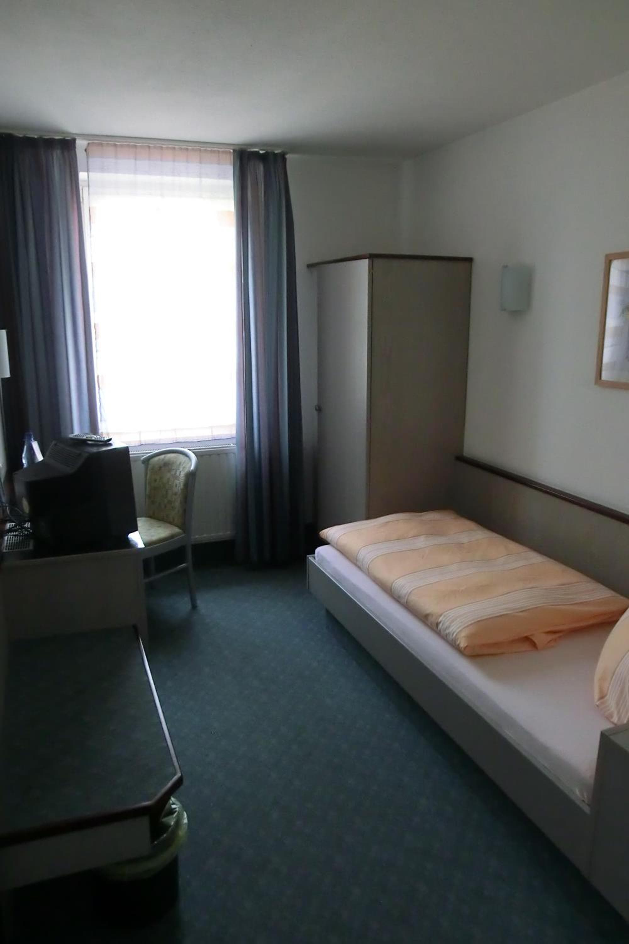 Photo 8