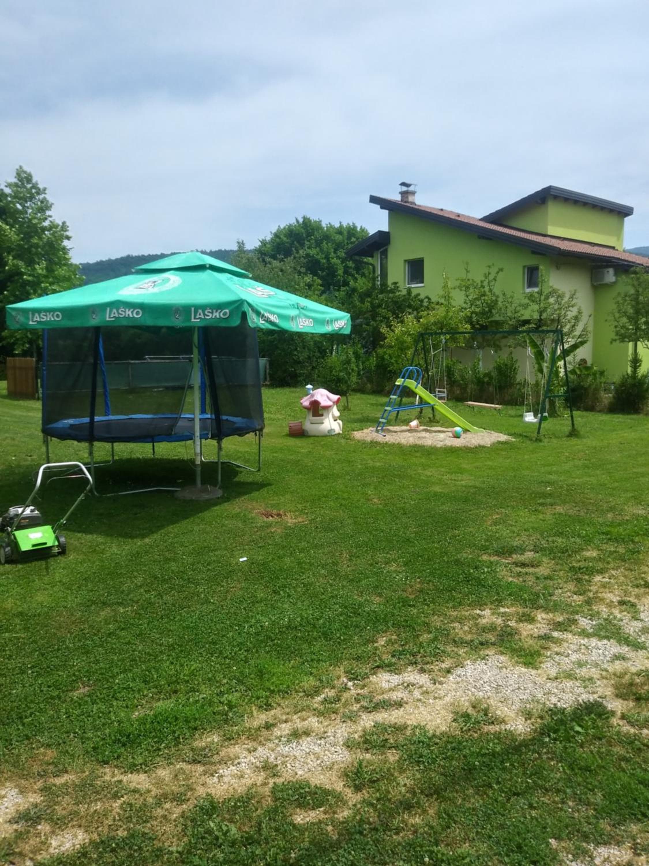 Photo 10