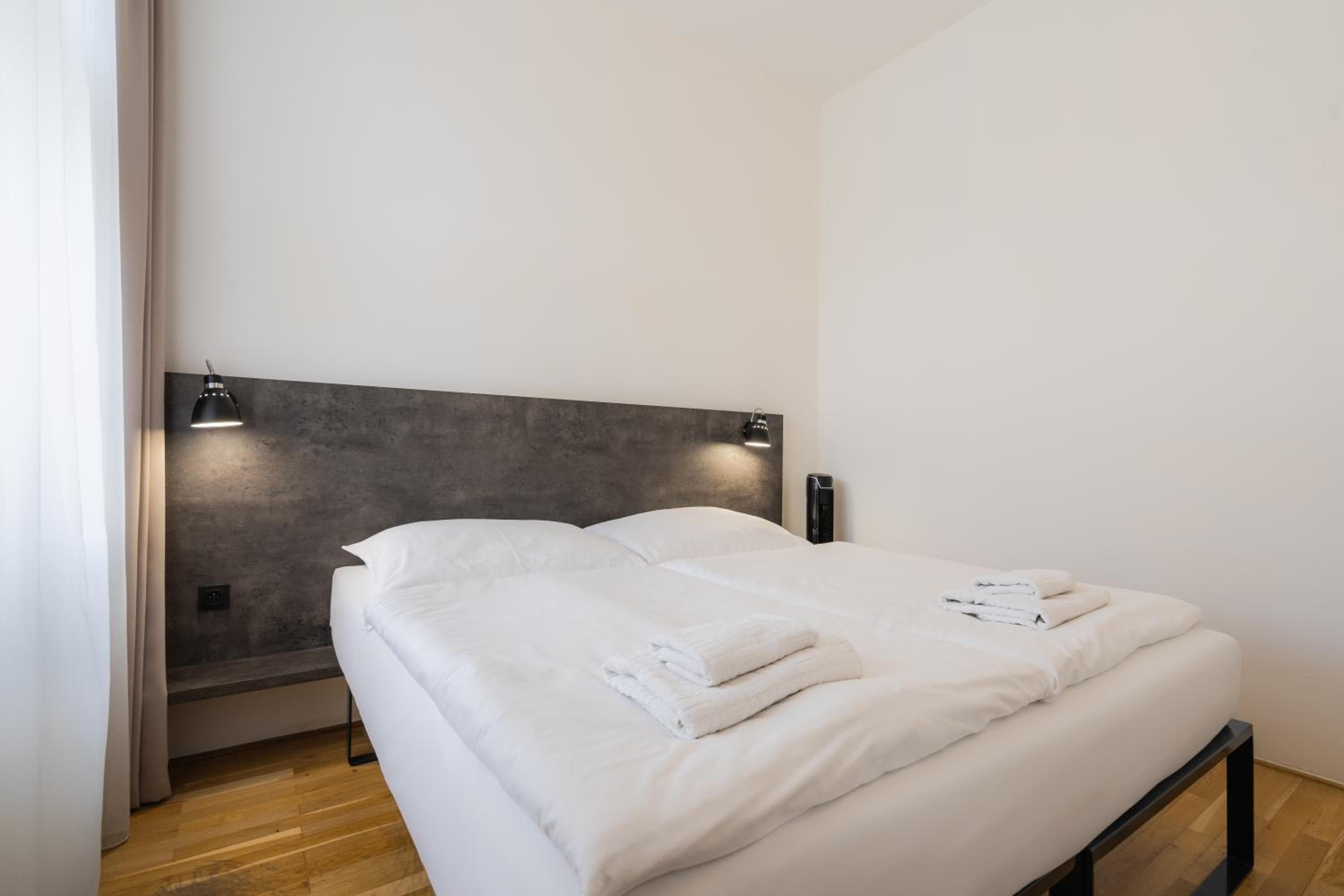 Photo 203