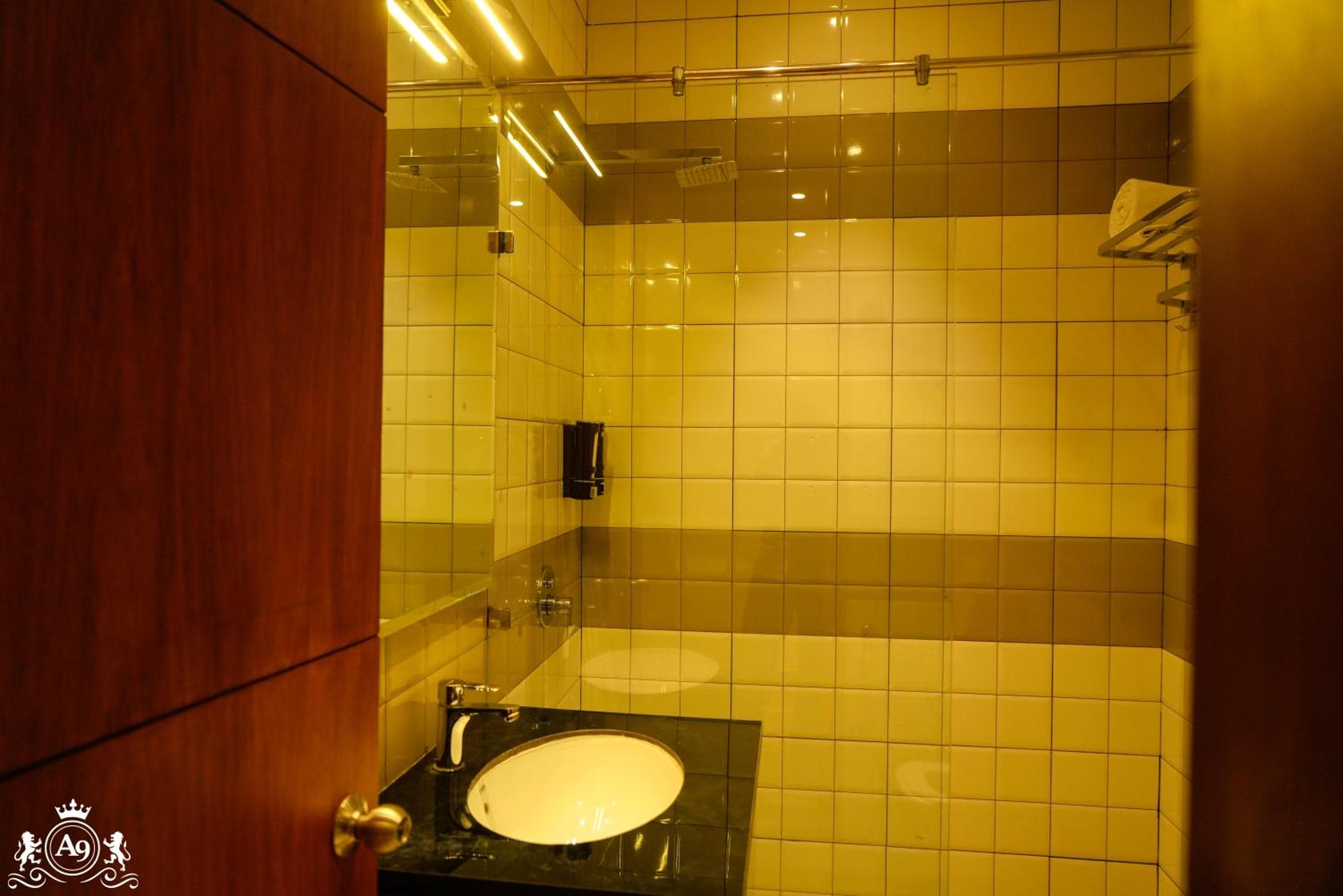Photo 9