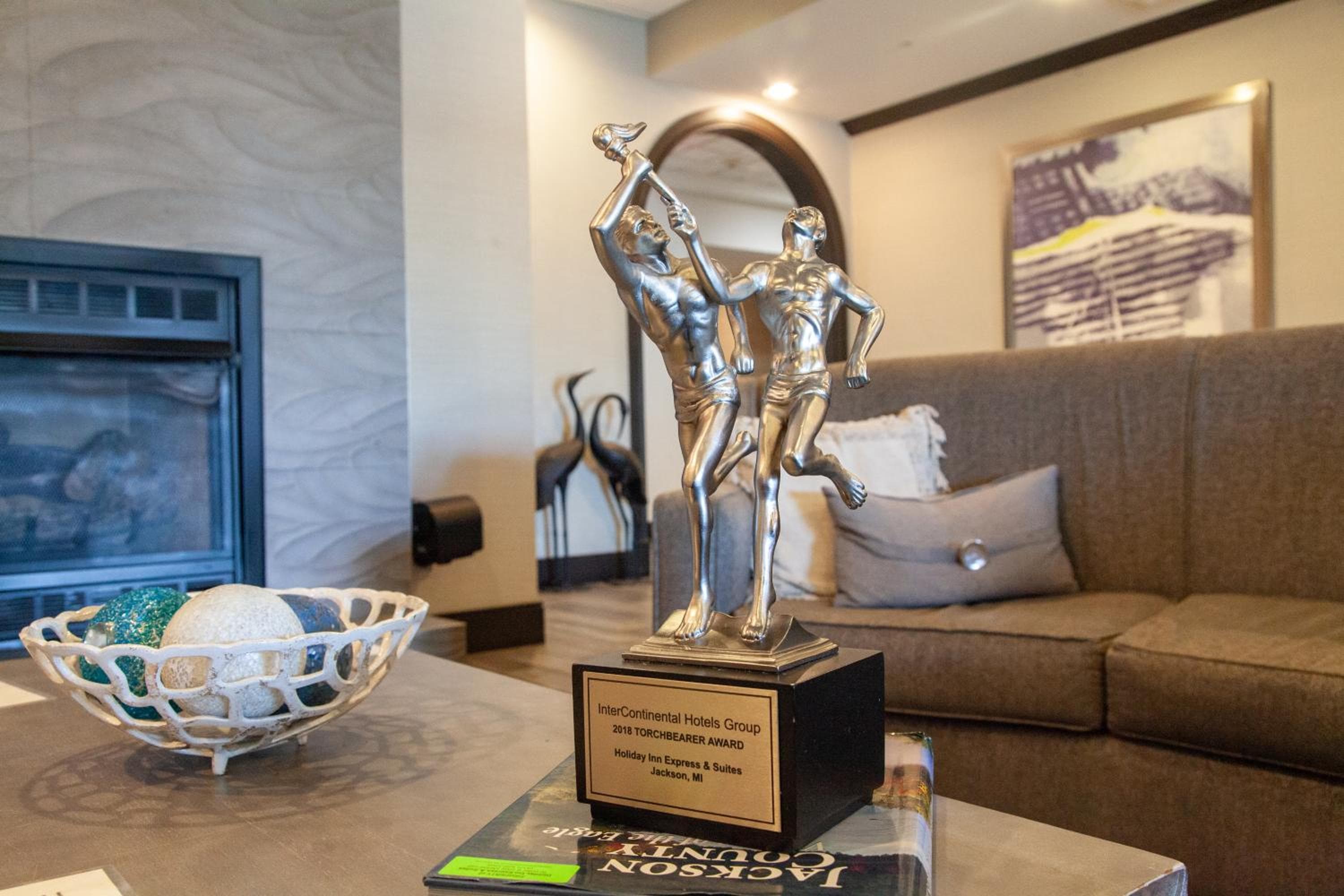 Photo 33