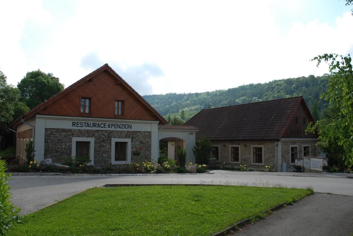 Photo 8