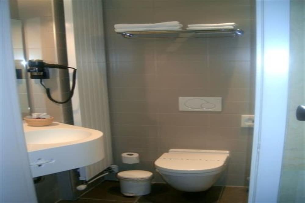Photo 47