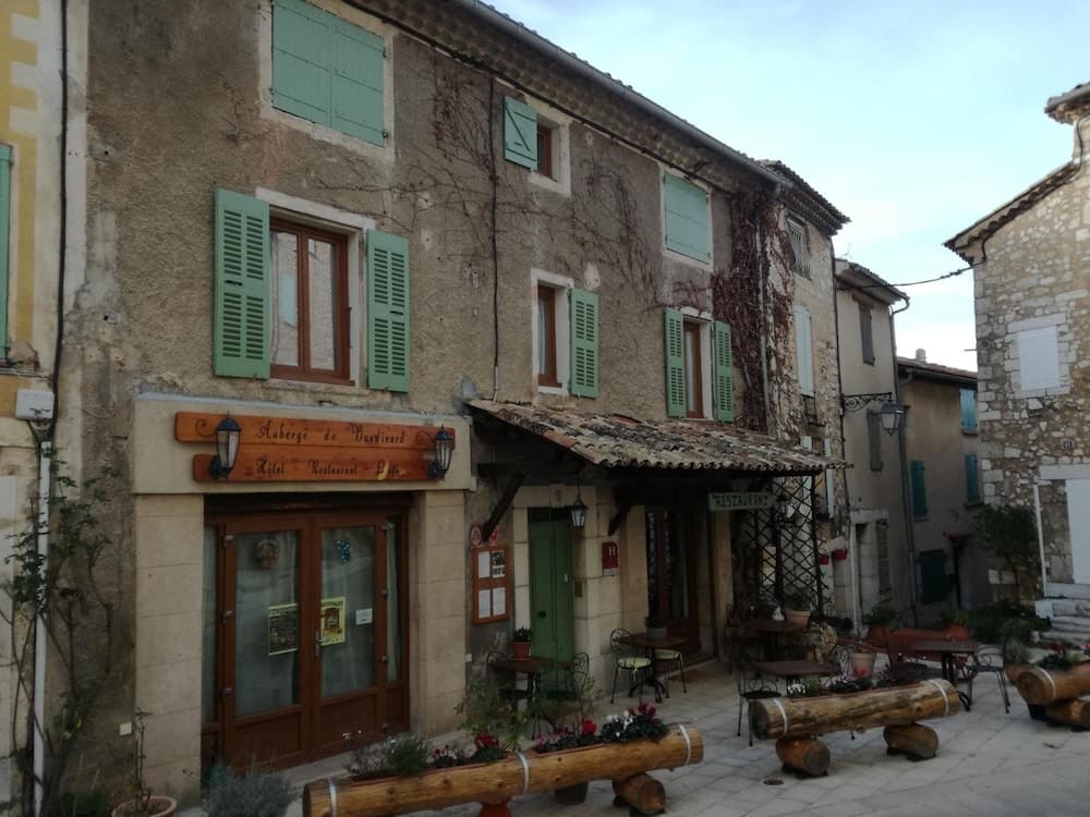 Photo 4